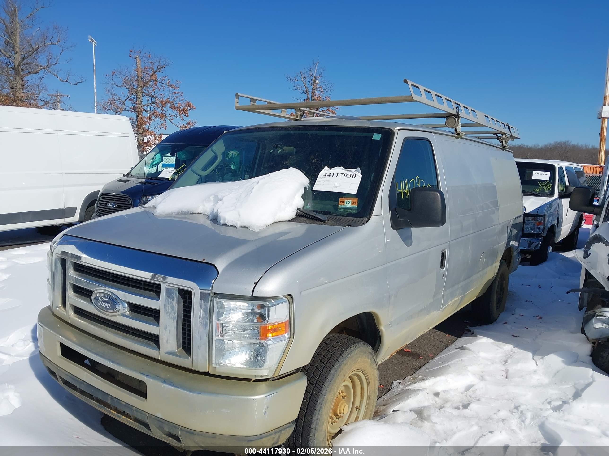 FORD E-250 image 6