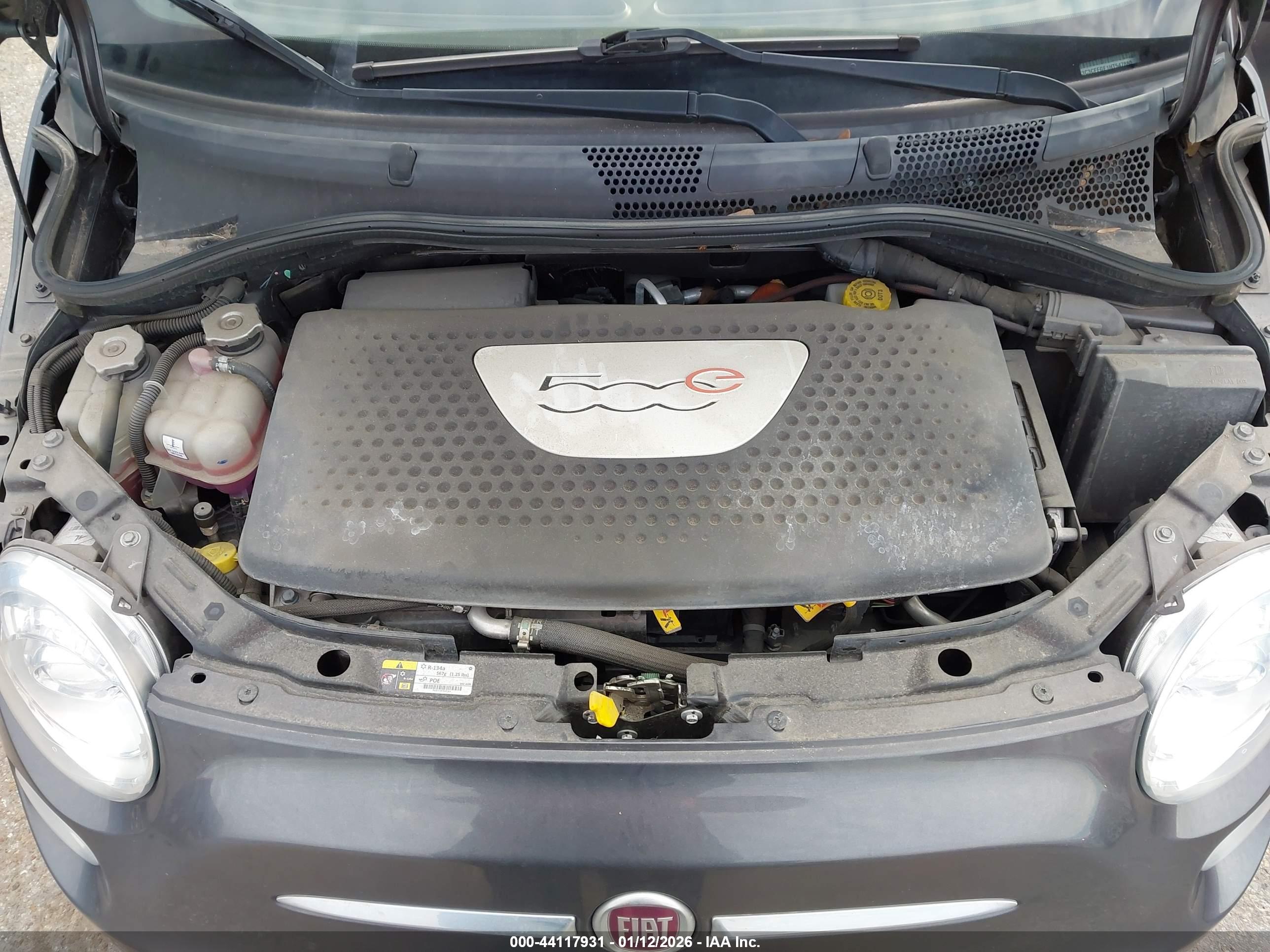 FIAT 500E image 10