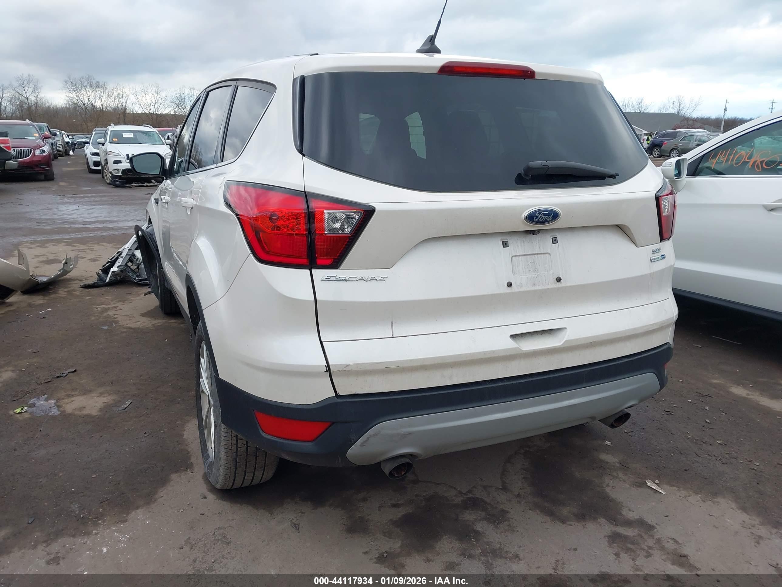 FORD ESCAPE image 3