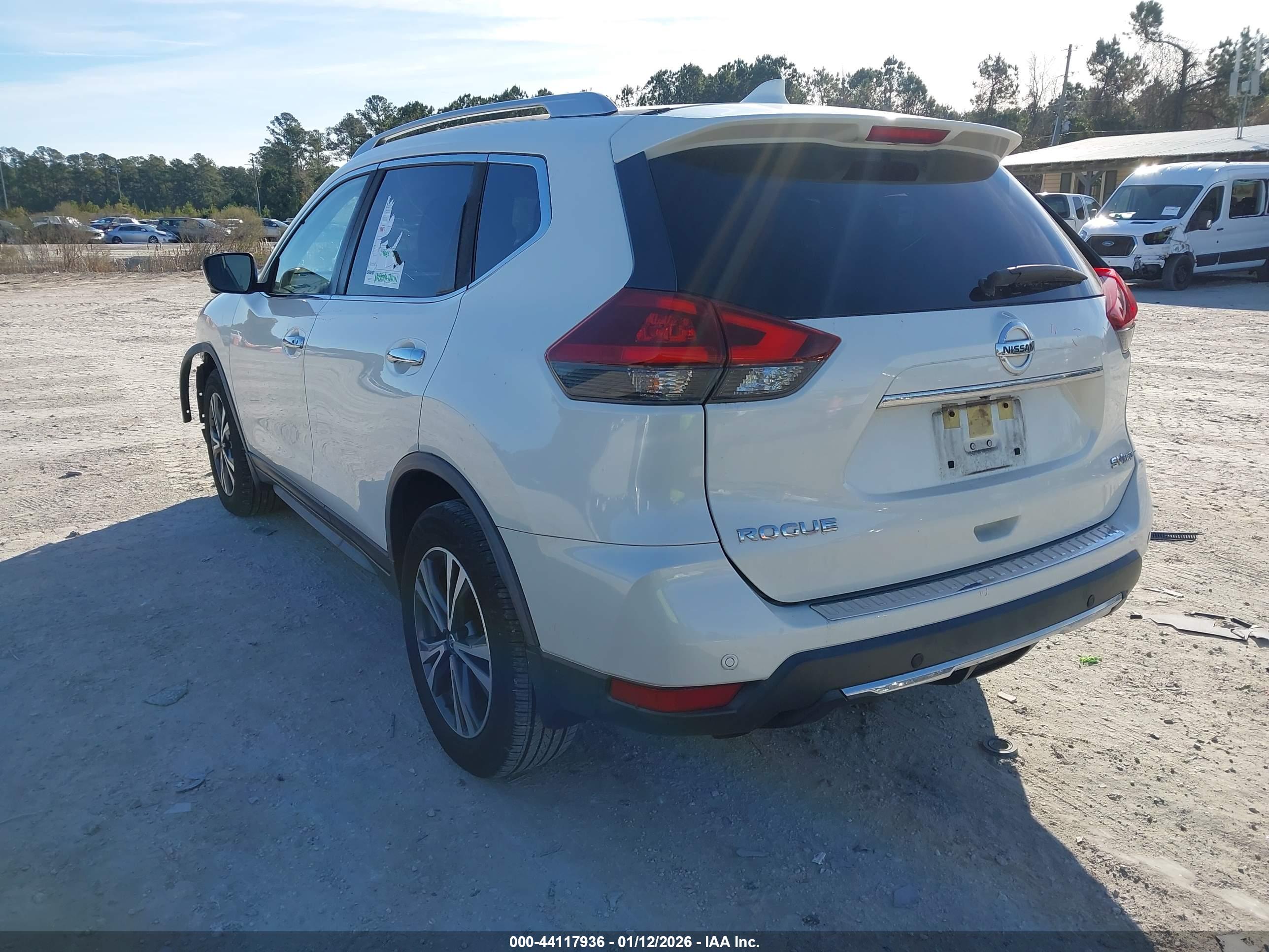 NISSAN ROGUE image 3