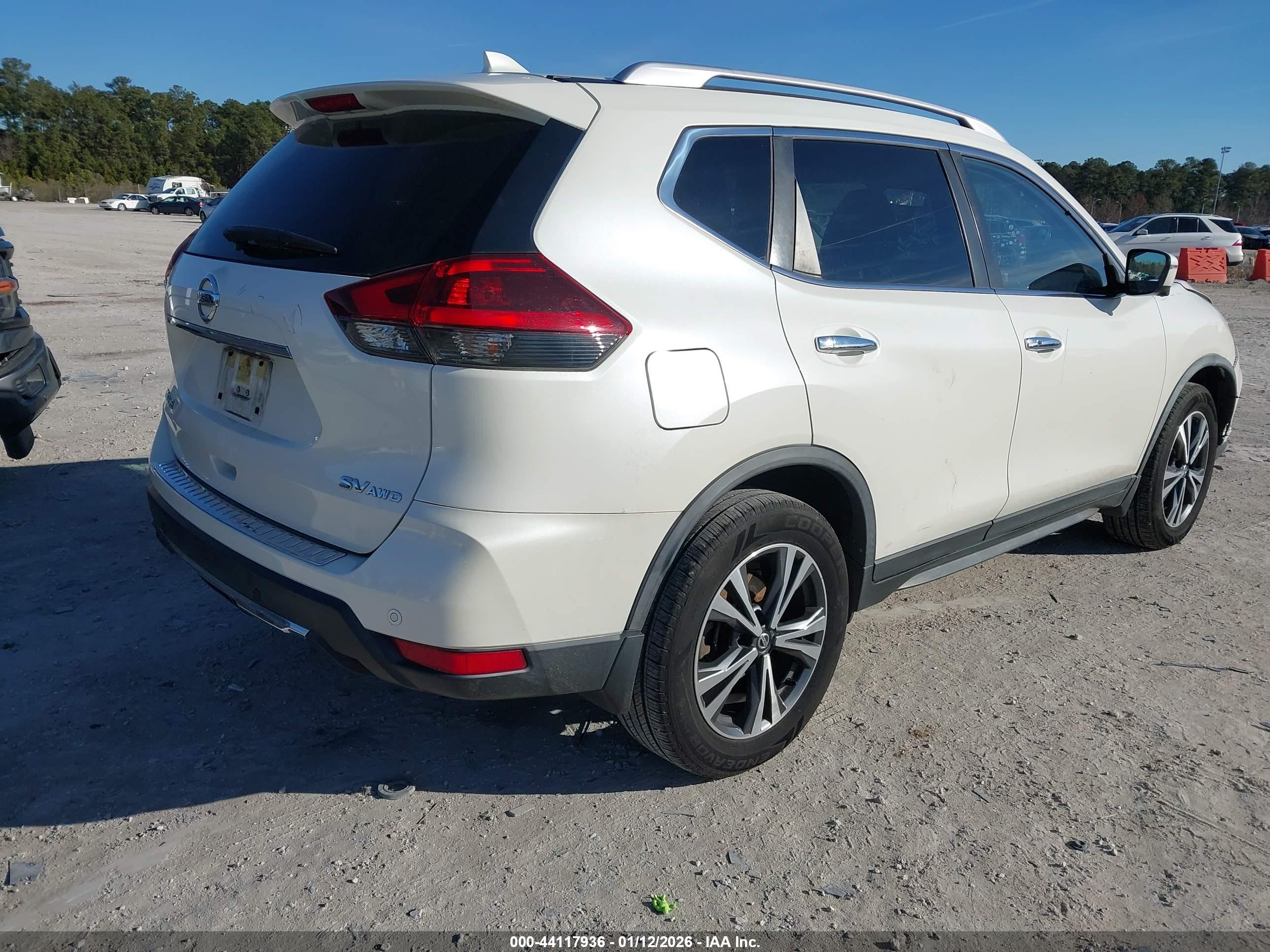 NISSAN ROGUE image 4