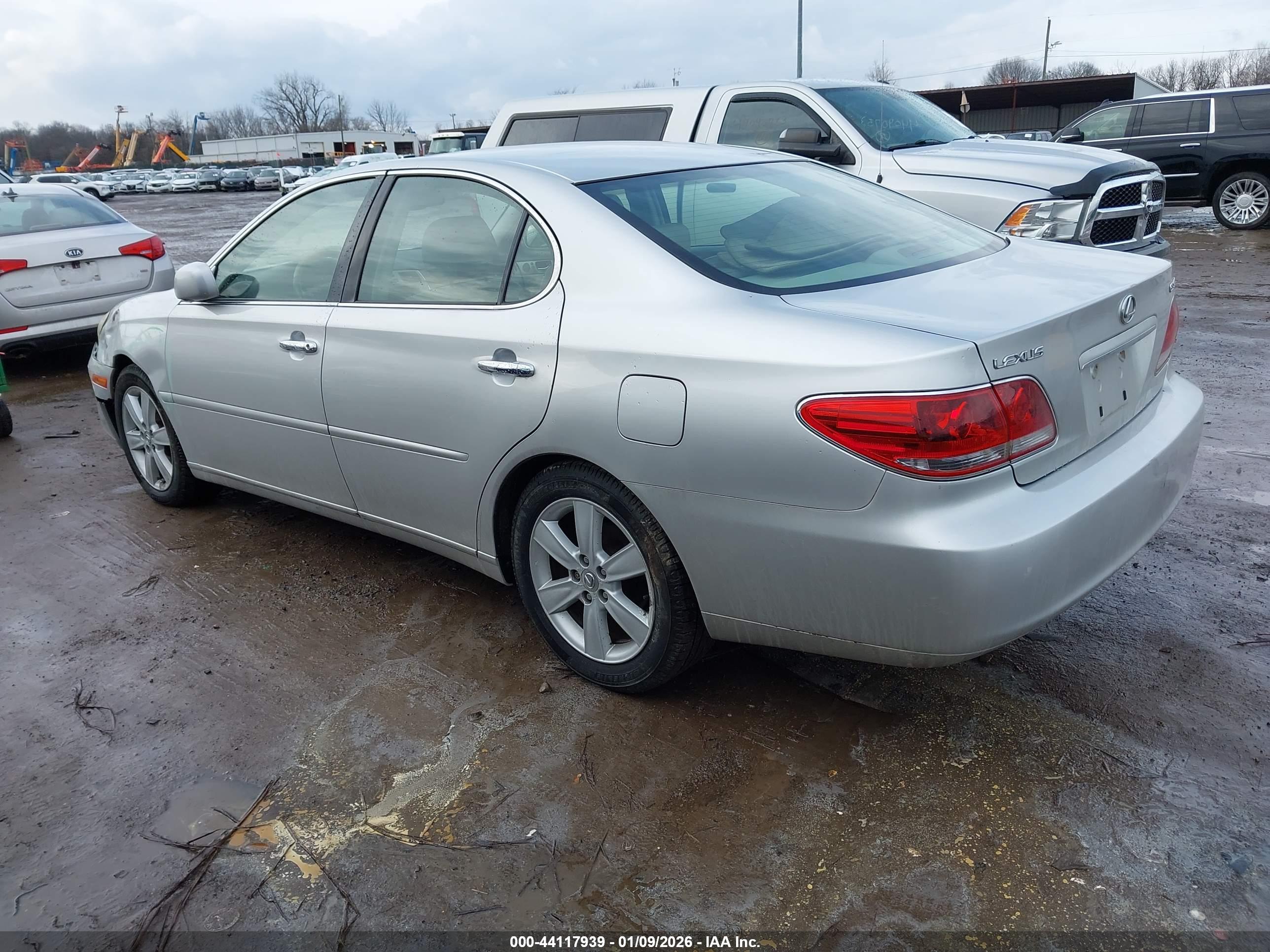 LEXUS ES image 3