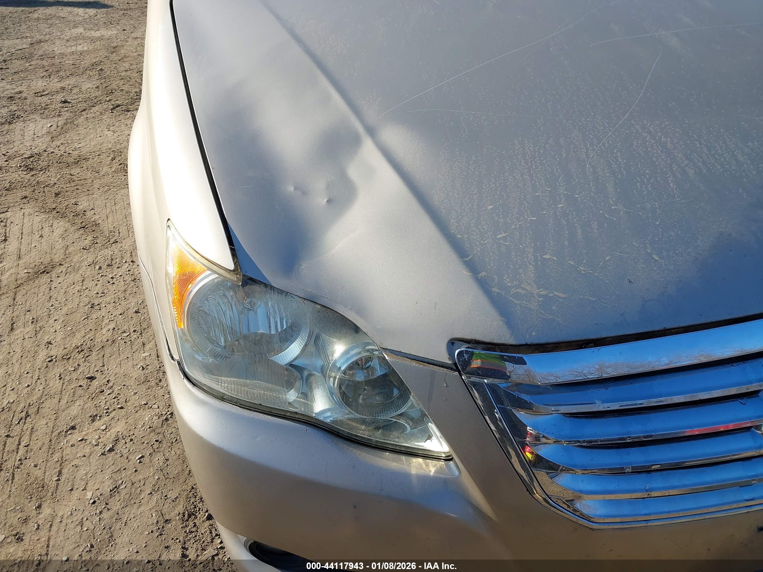 TOYOTA AVALON image 6