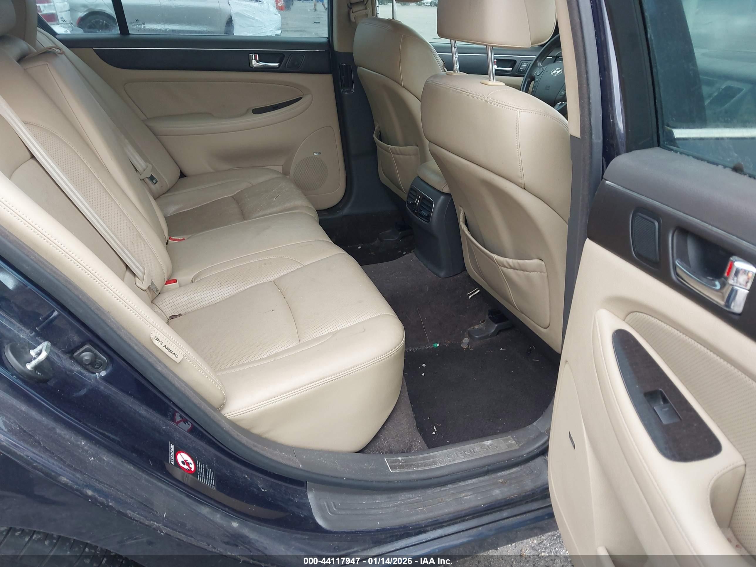 HYUNDAI GENESIS image 8