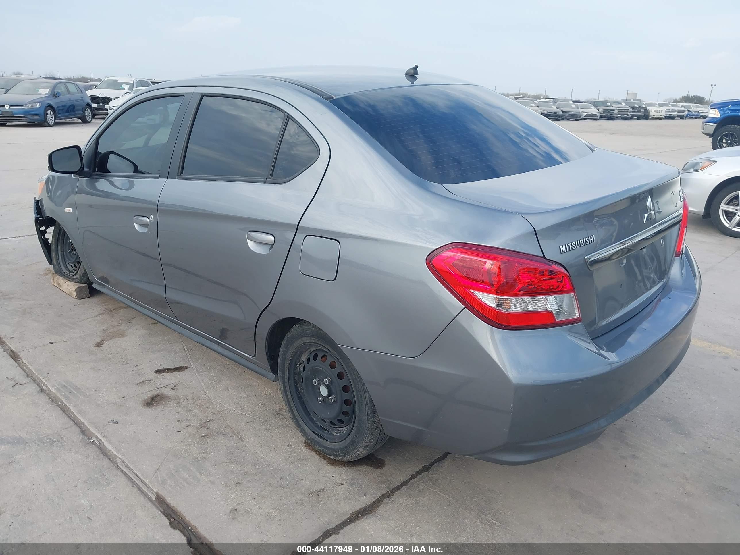 MITSUBISHI MIRAGE image 3