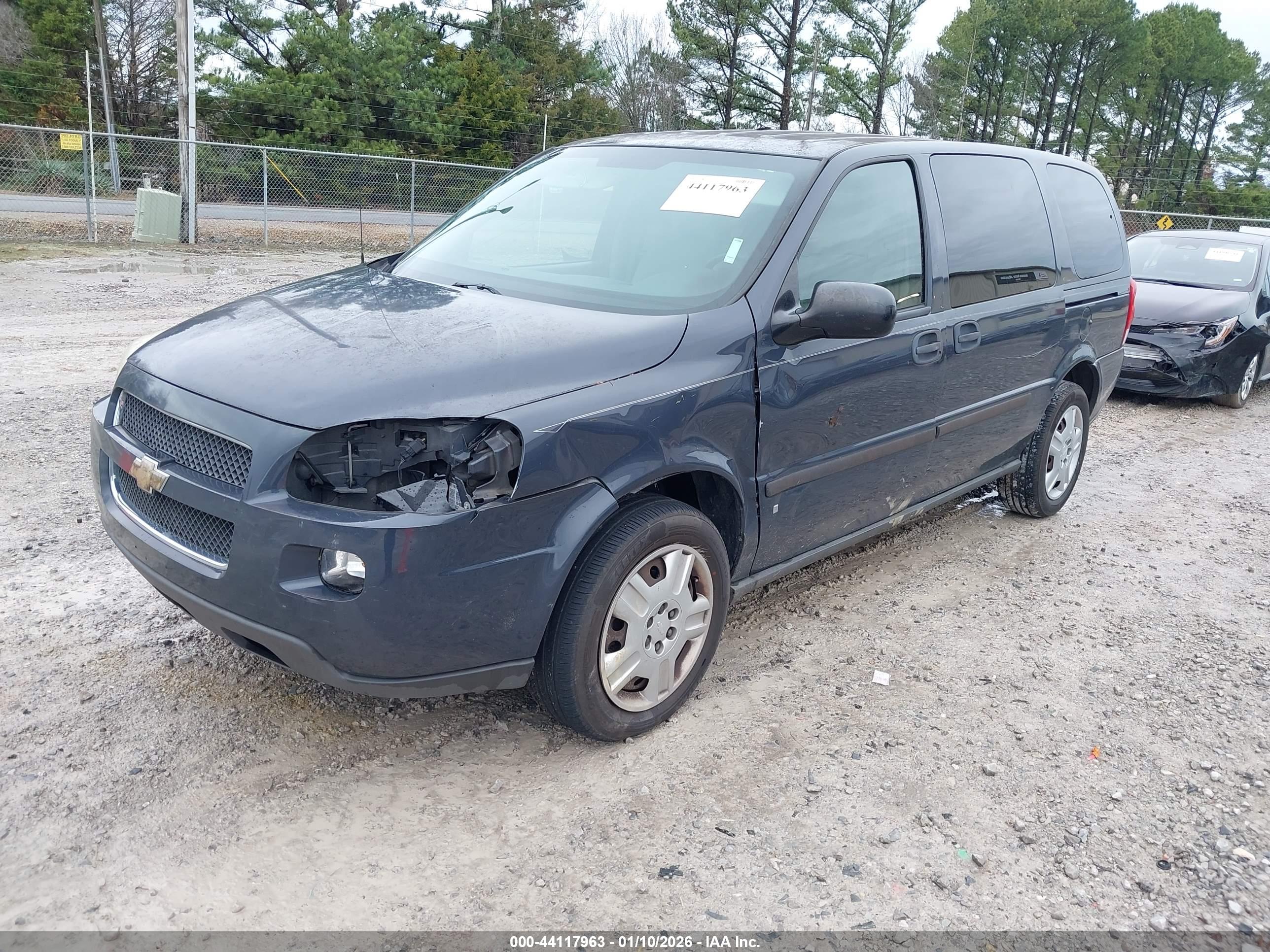 CHEVROLET UPLANDER image 2