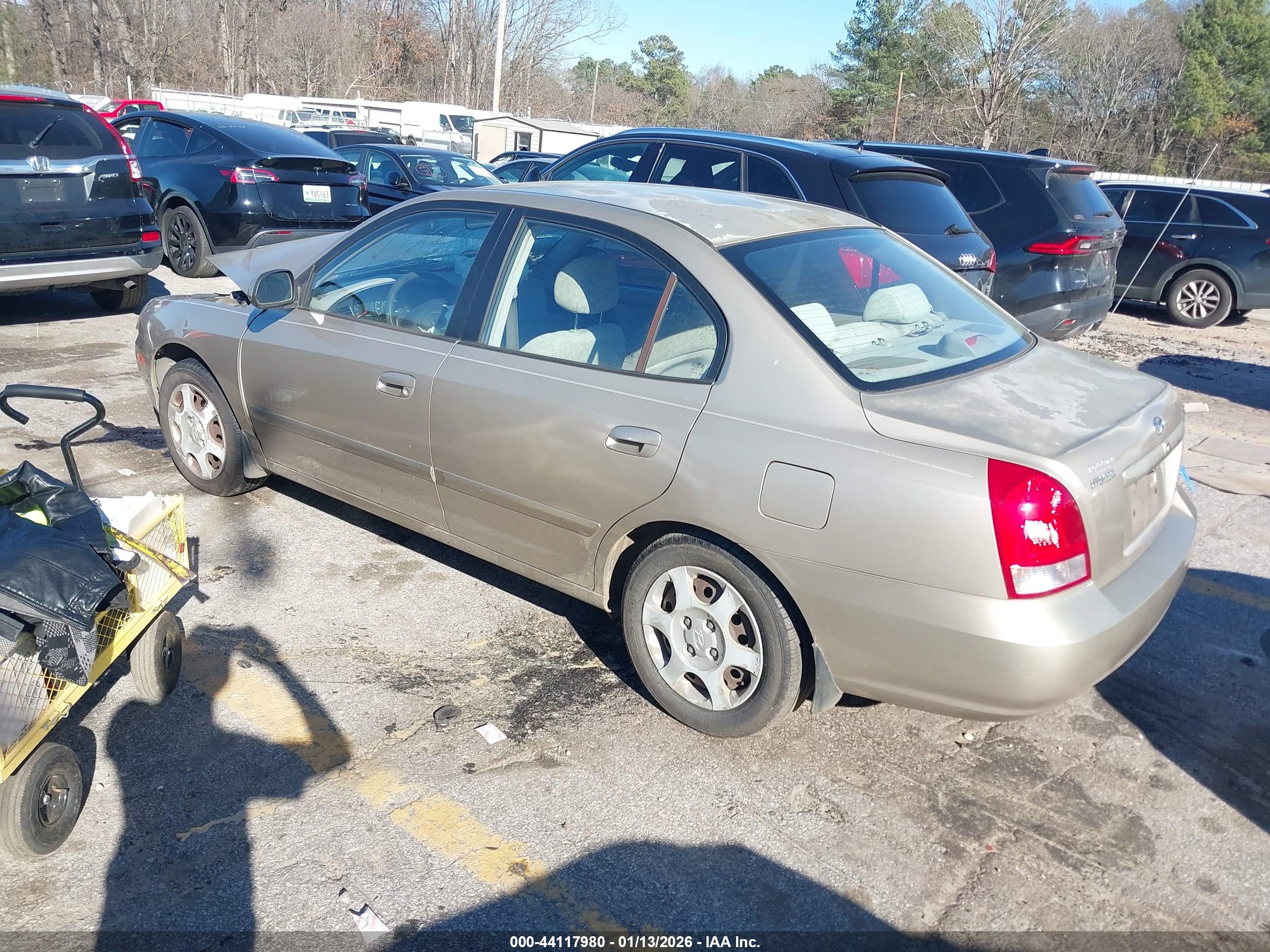 HYUNDAI ELANTRA image 3