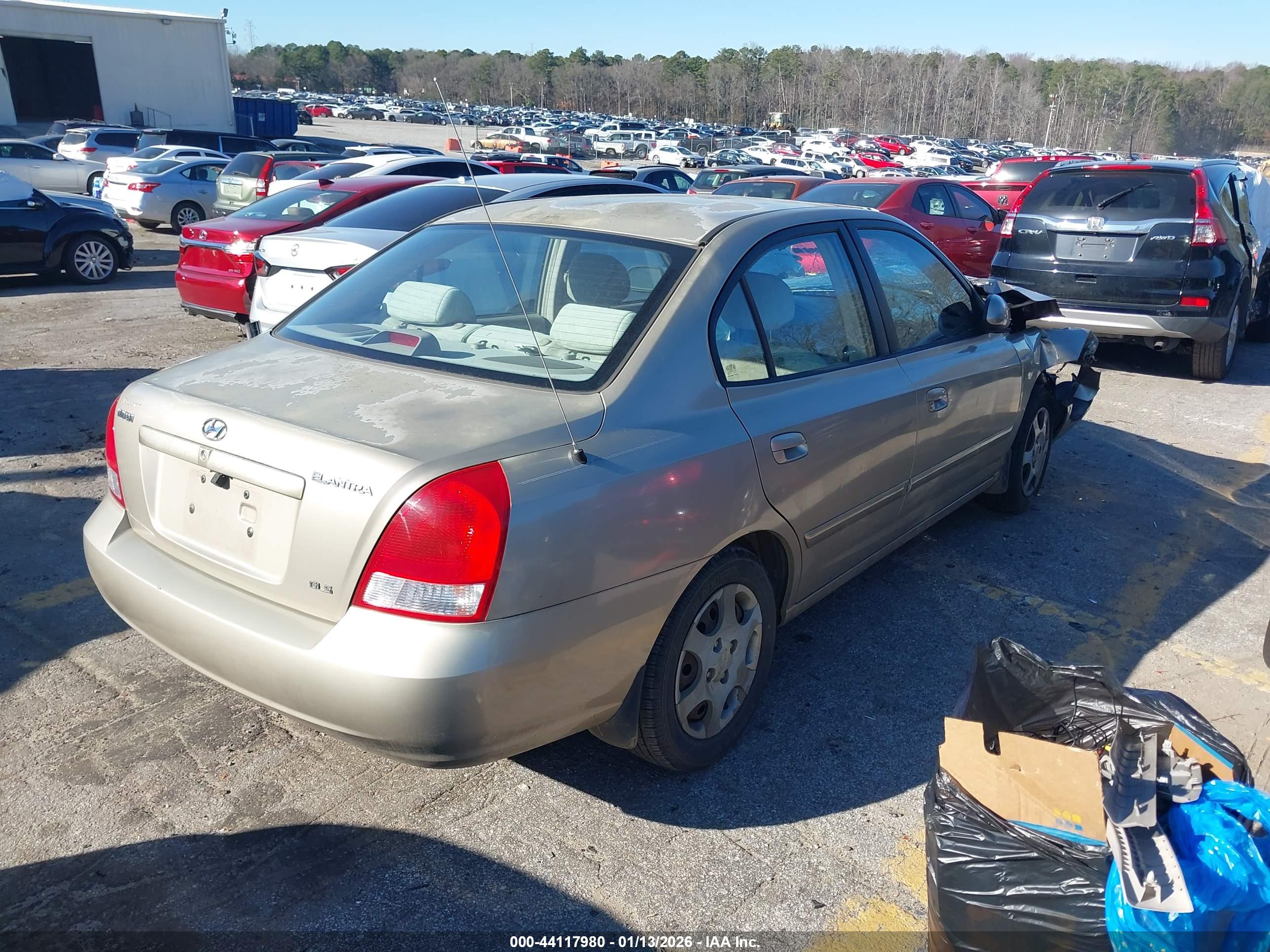 HYUNDAI ELANTRA image 4