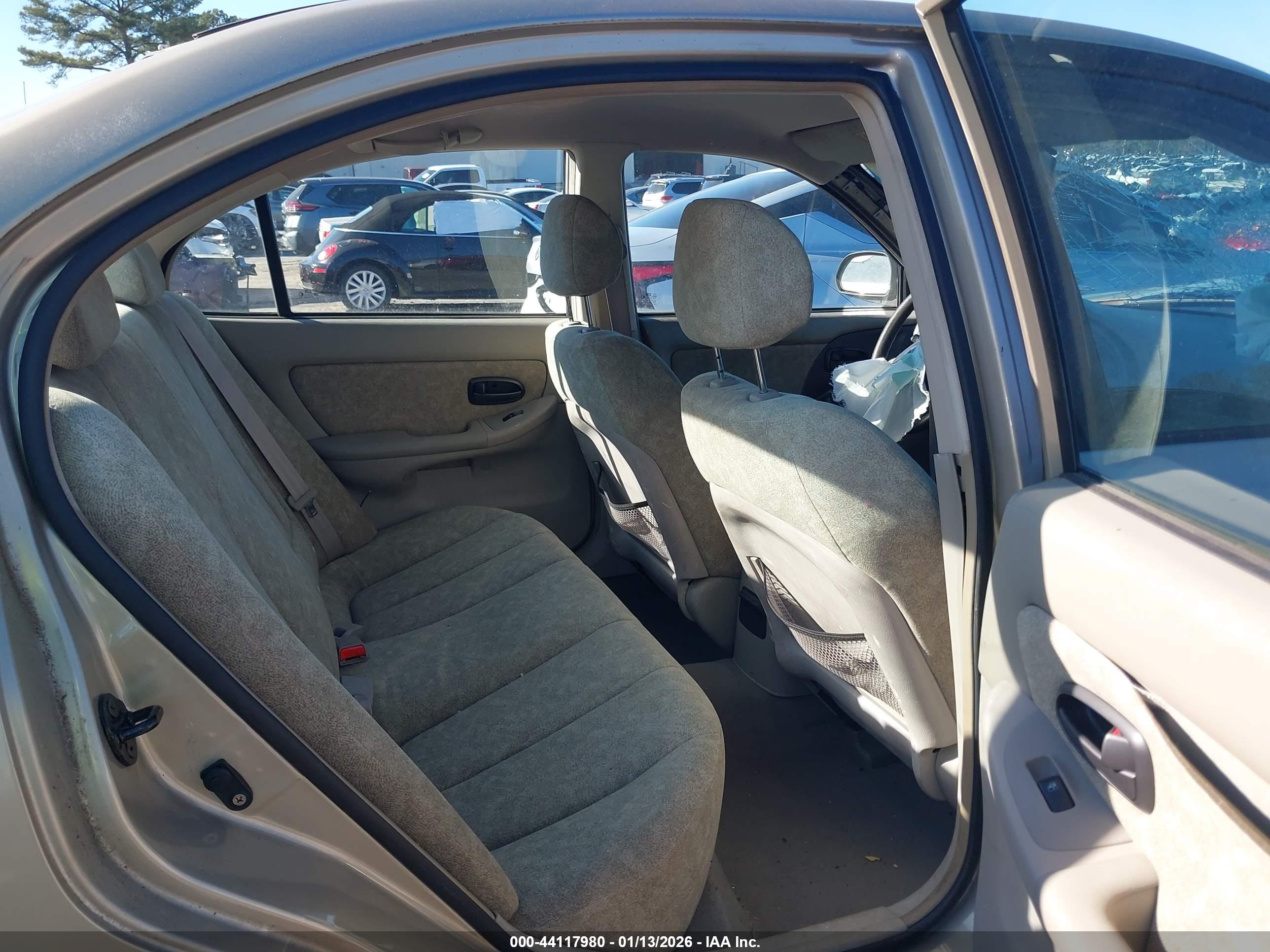 HYUNDAI ELANTRA image 8