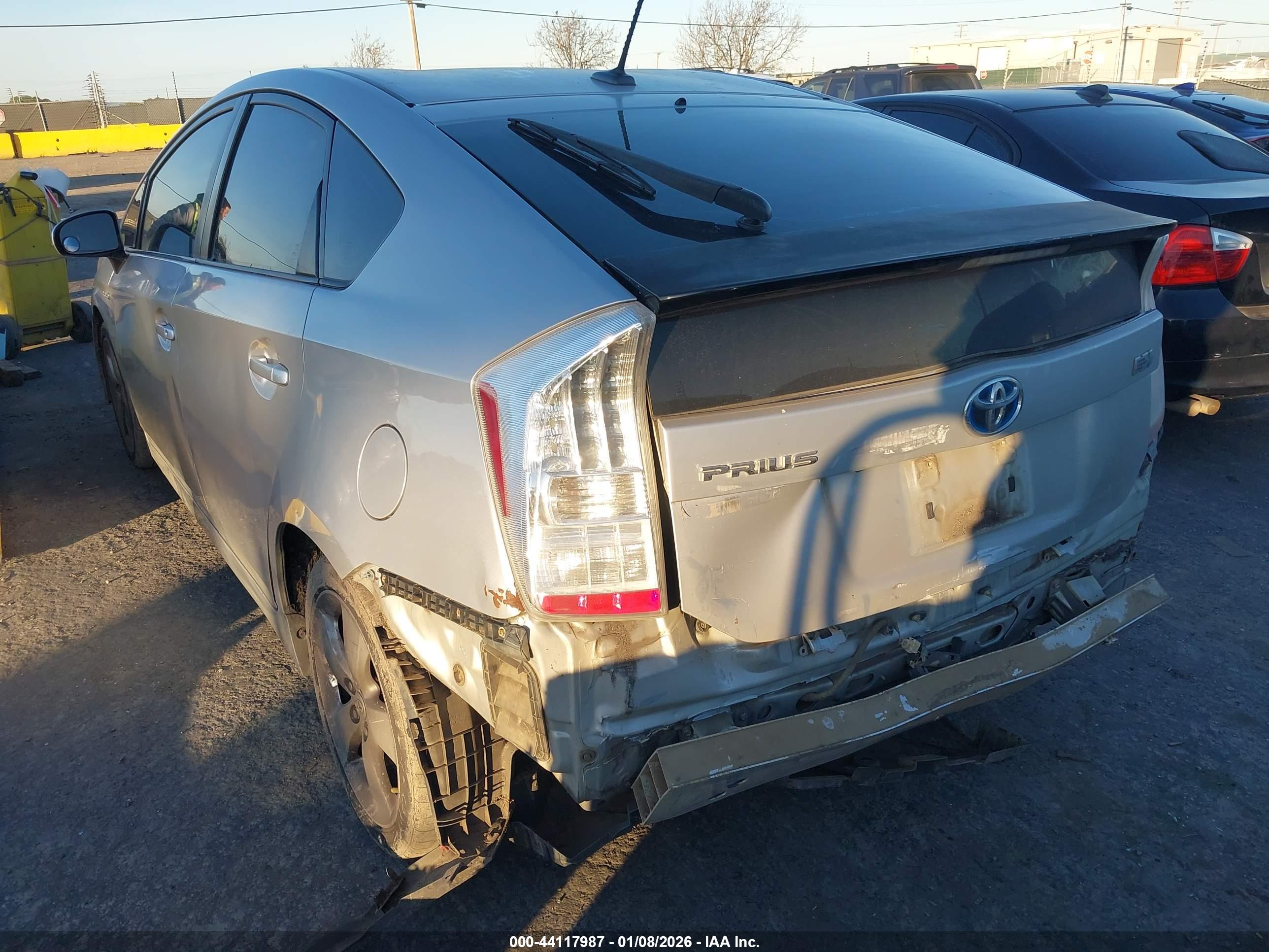 TOYOTA PRIUS image 6