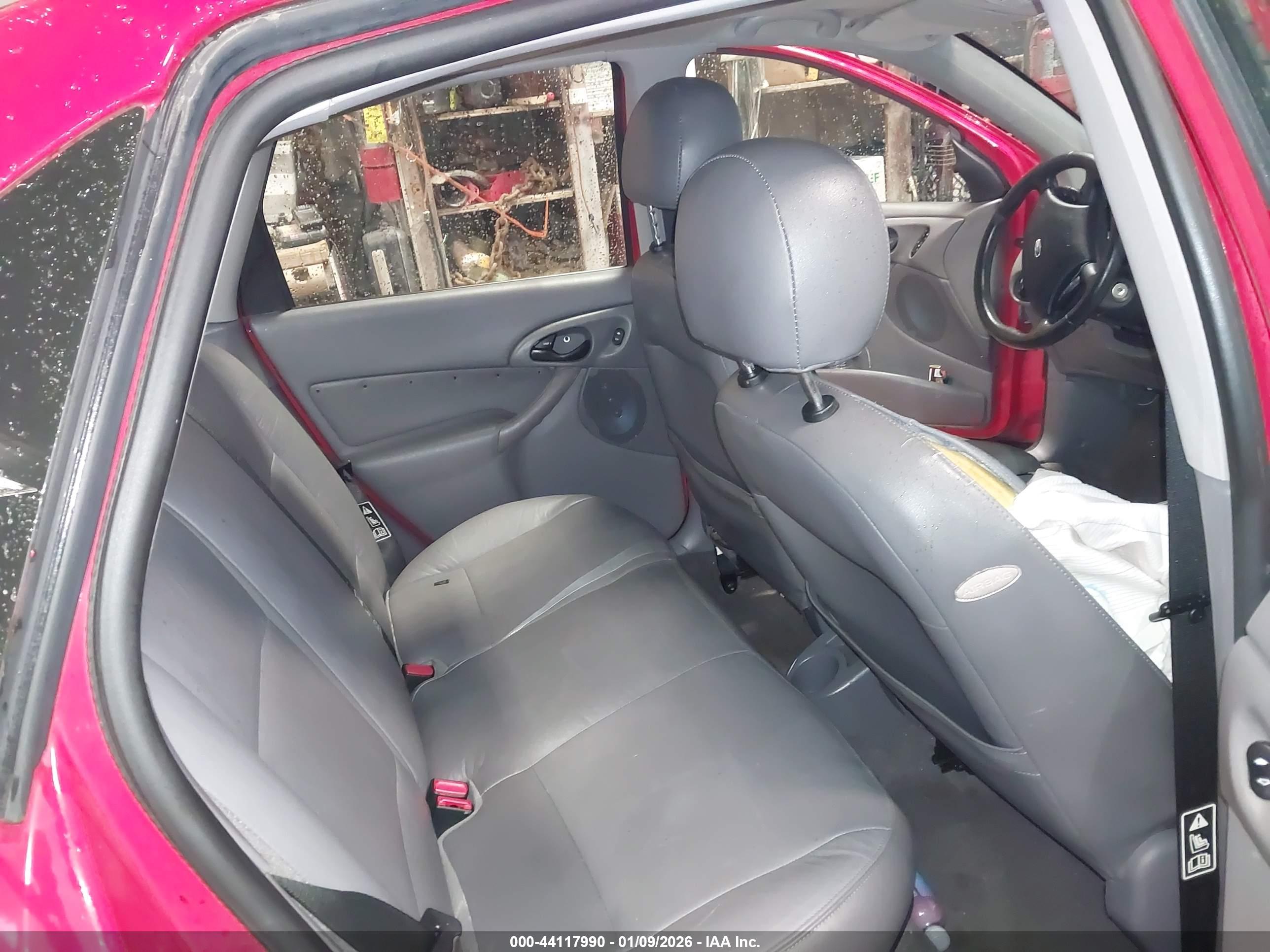 FORD FOCUS image 8