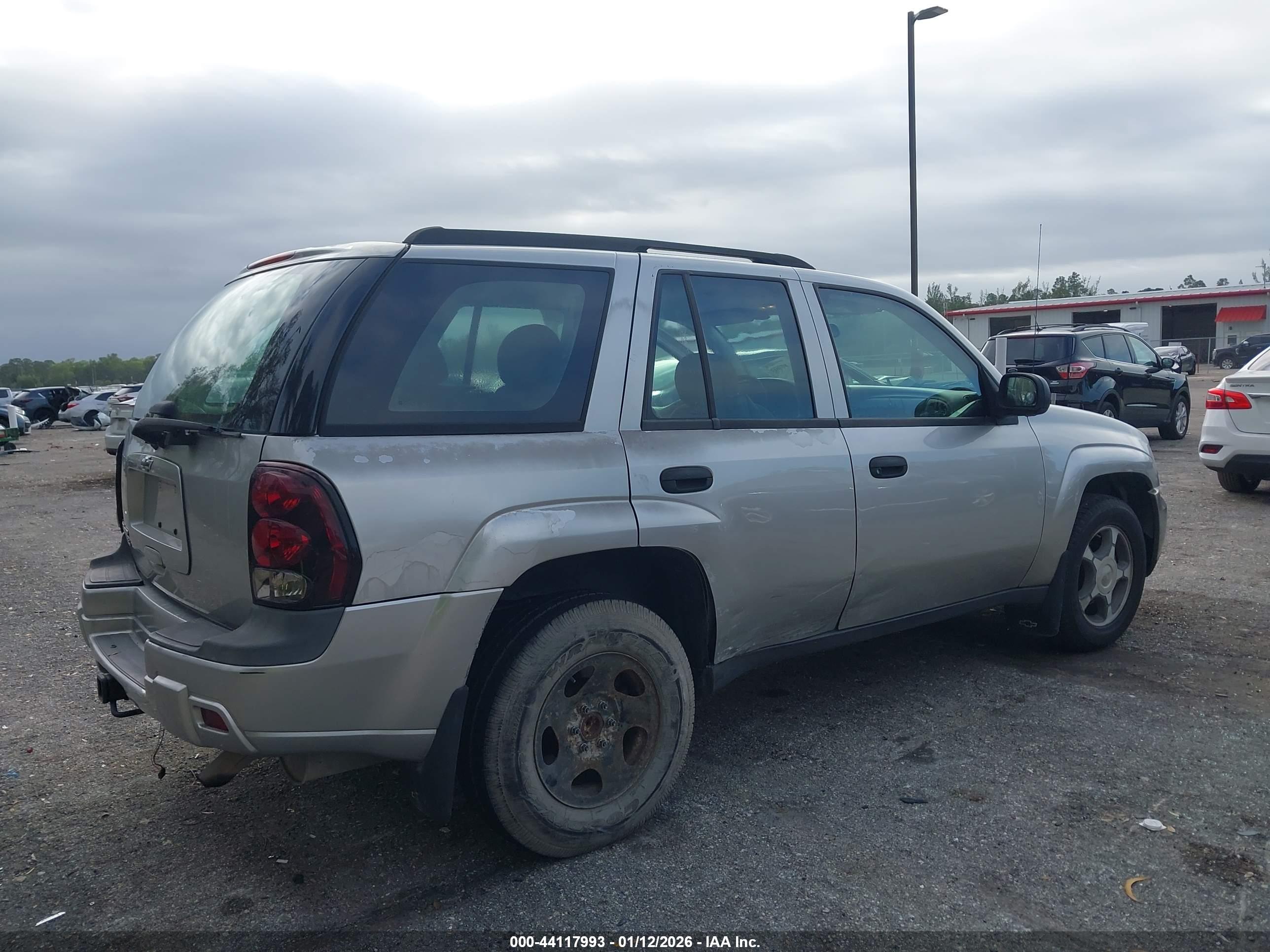 CHEVROLET TRAILBLAZER image 6