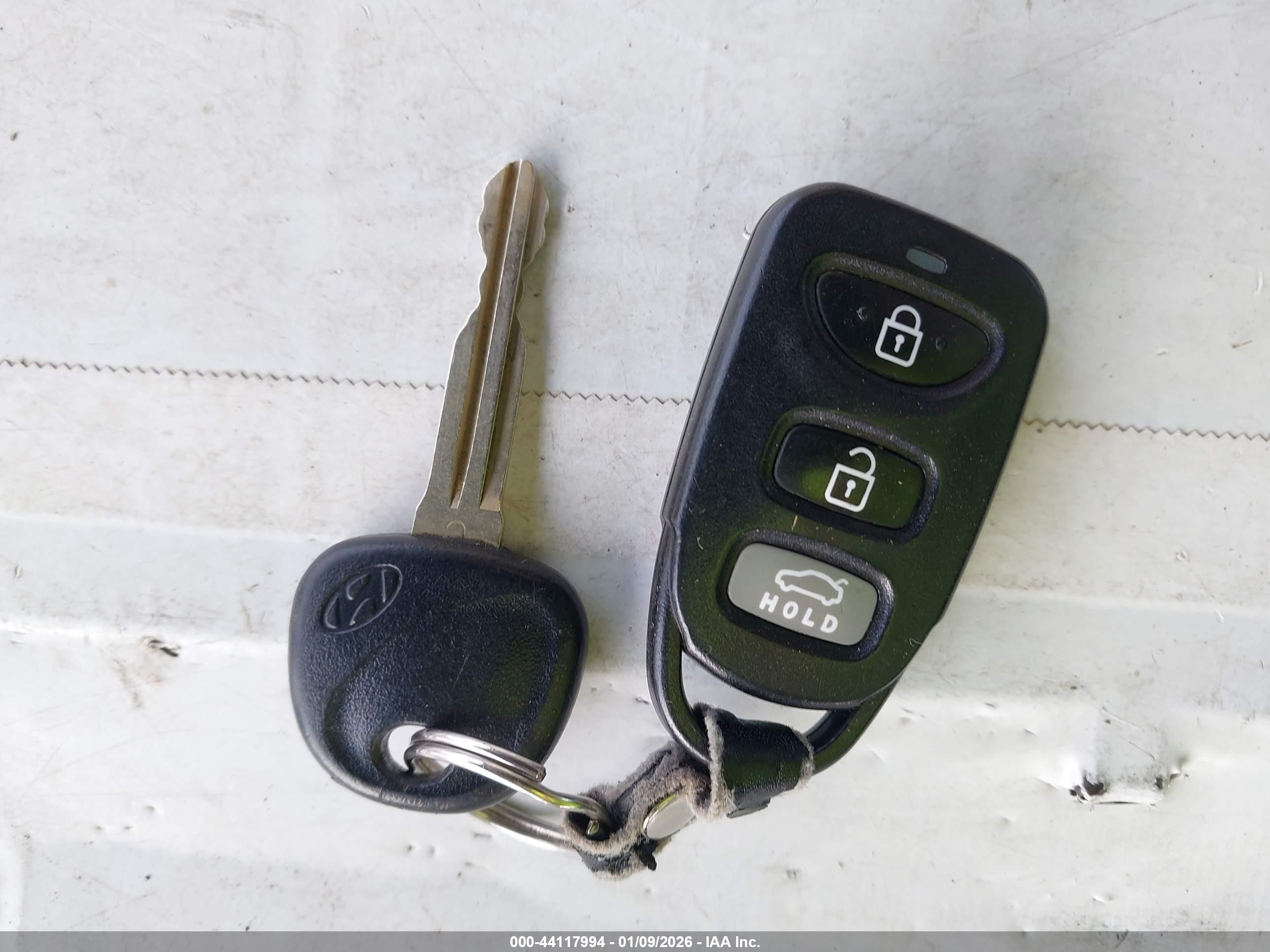 HYUNDAI ELANTRA image 11