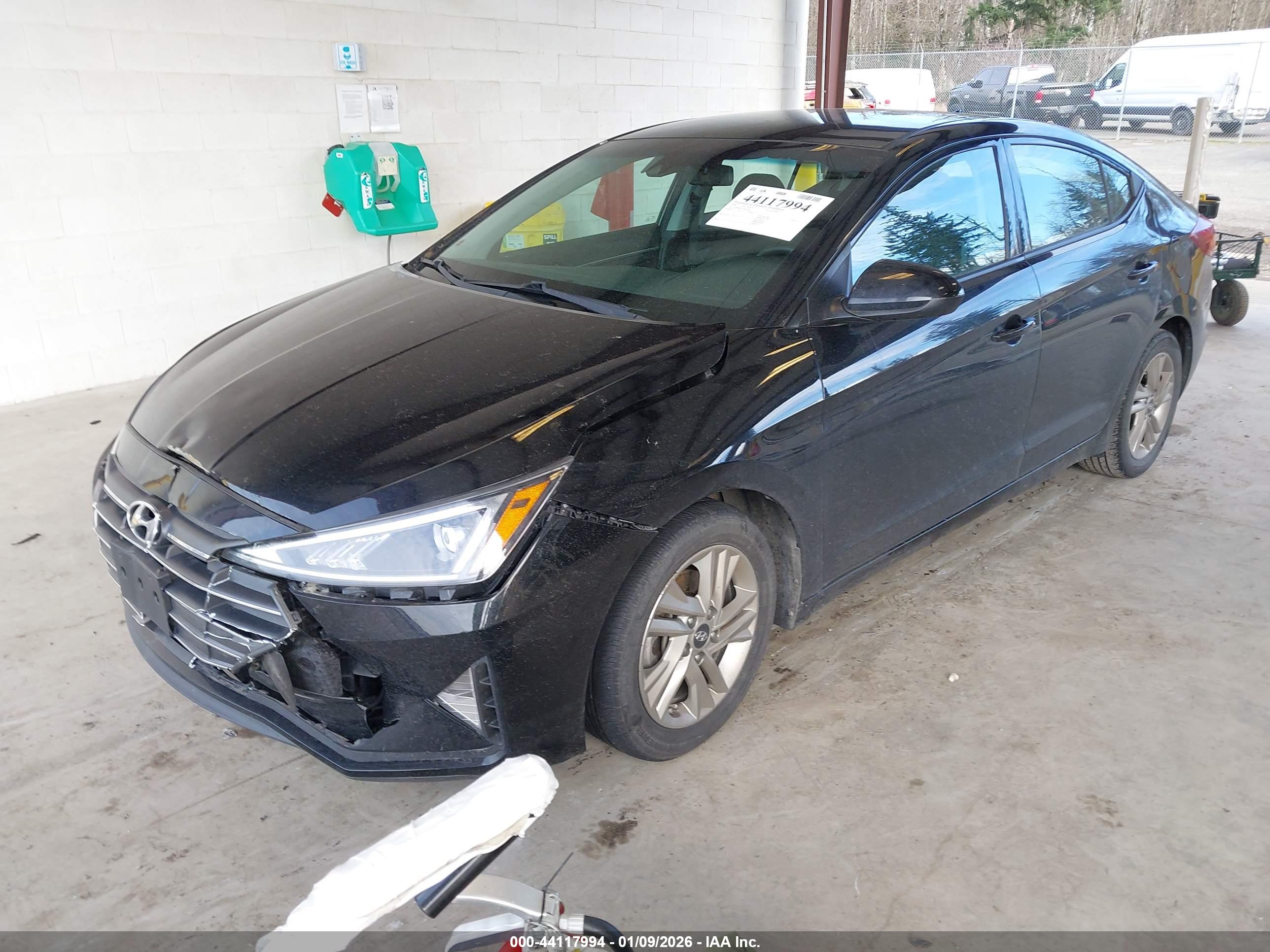 HYUNDAI ELANTRA image 2