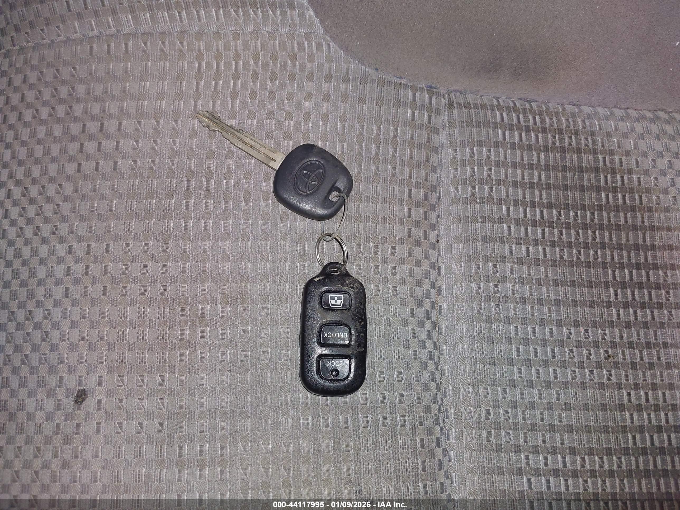 TOYOTA 4RUNNER image 11