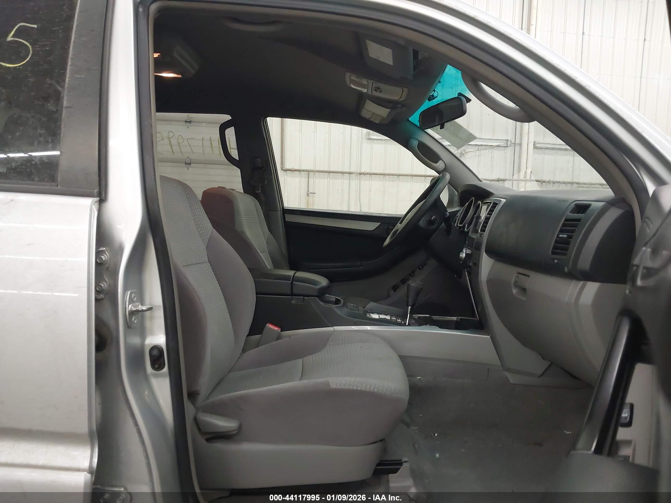 TOYOTA 4RUNNER image 5