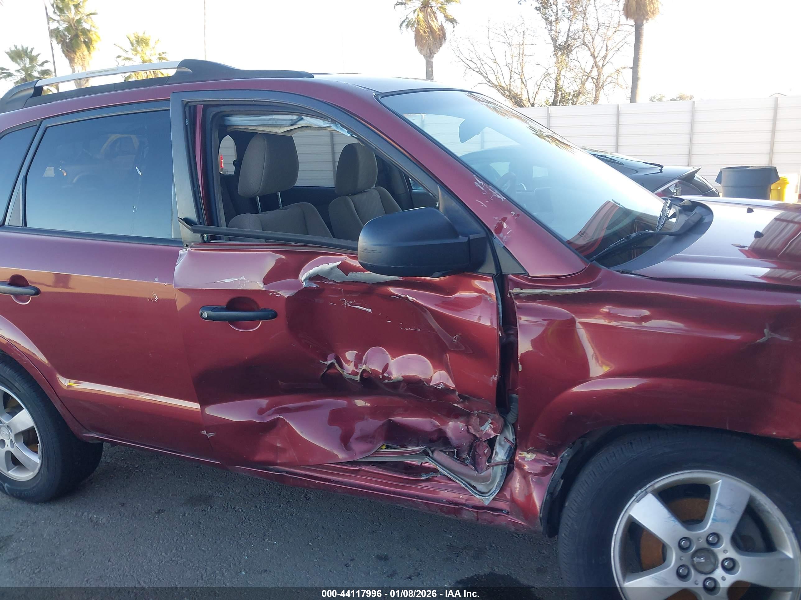 HYUNDAI TUCSON image 6