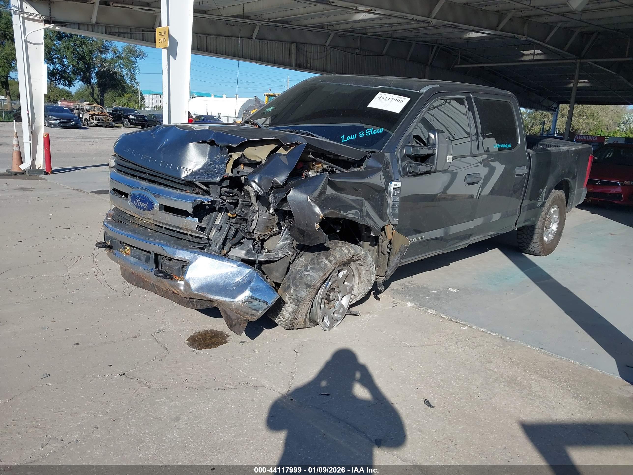 FORD F-250 image 2