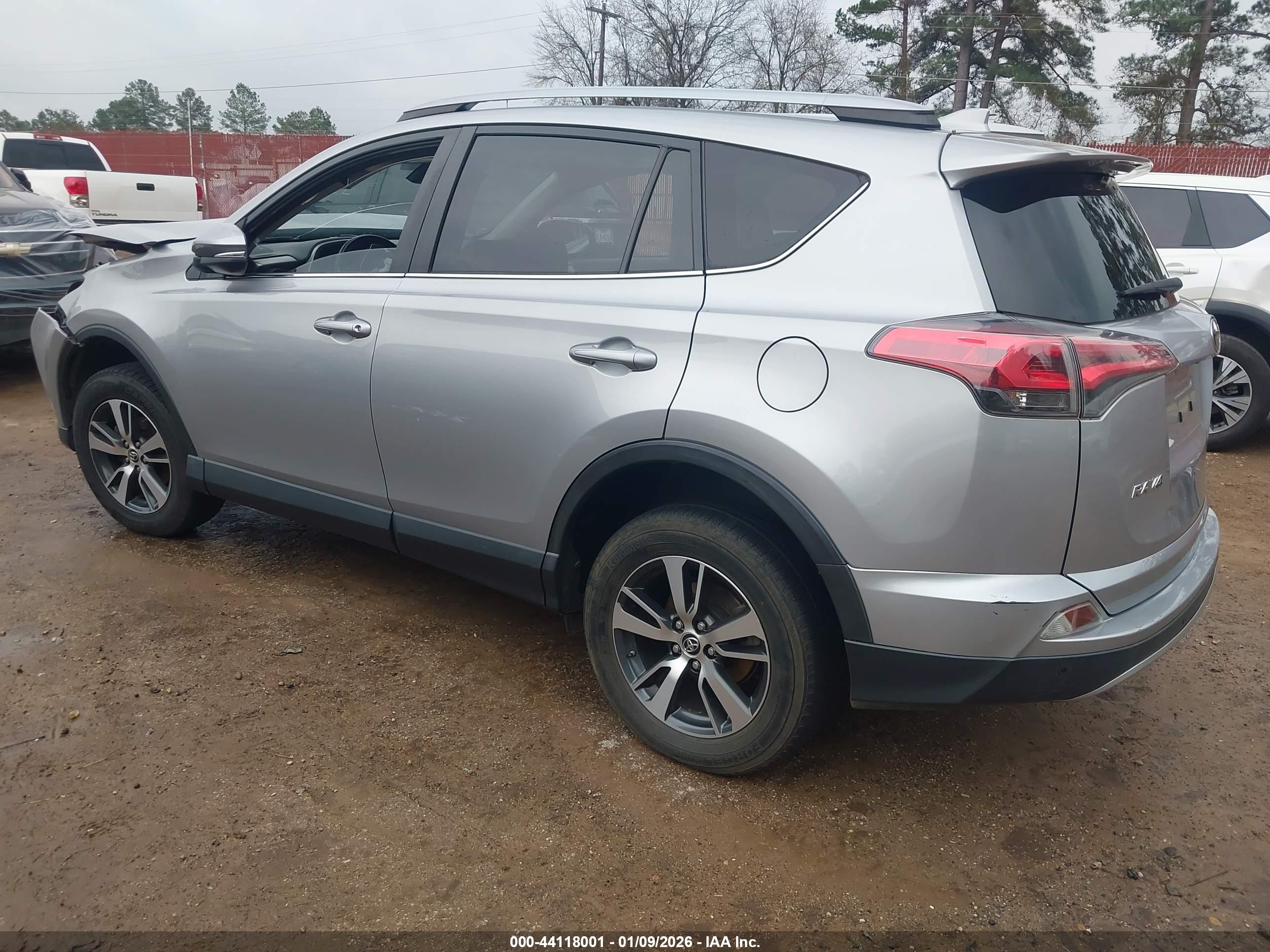 TOYOTA RAV4 image 3