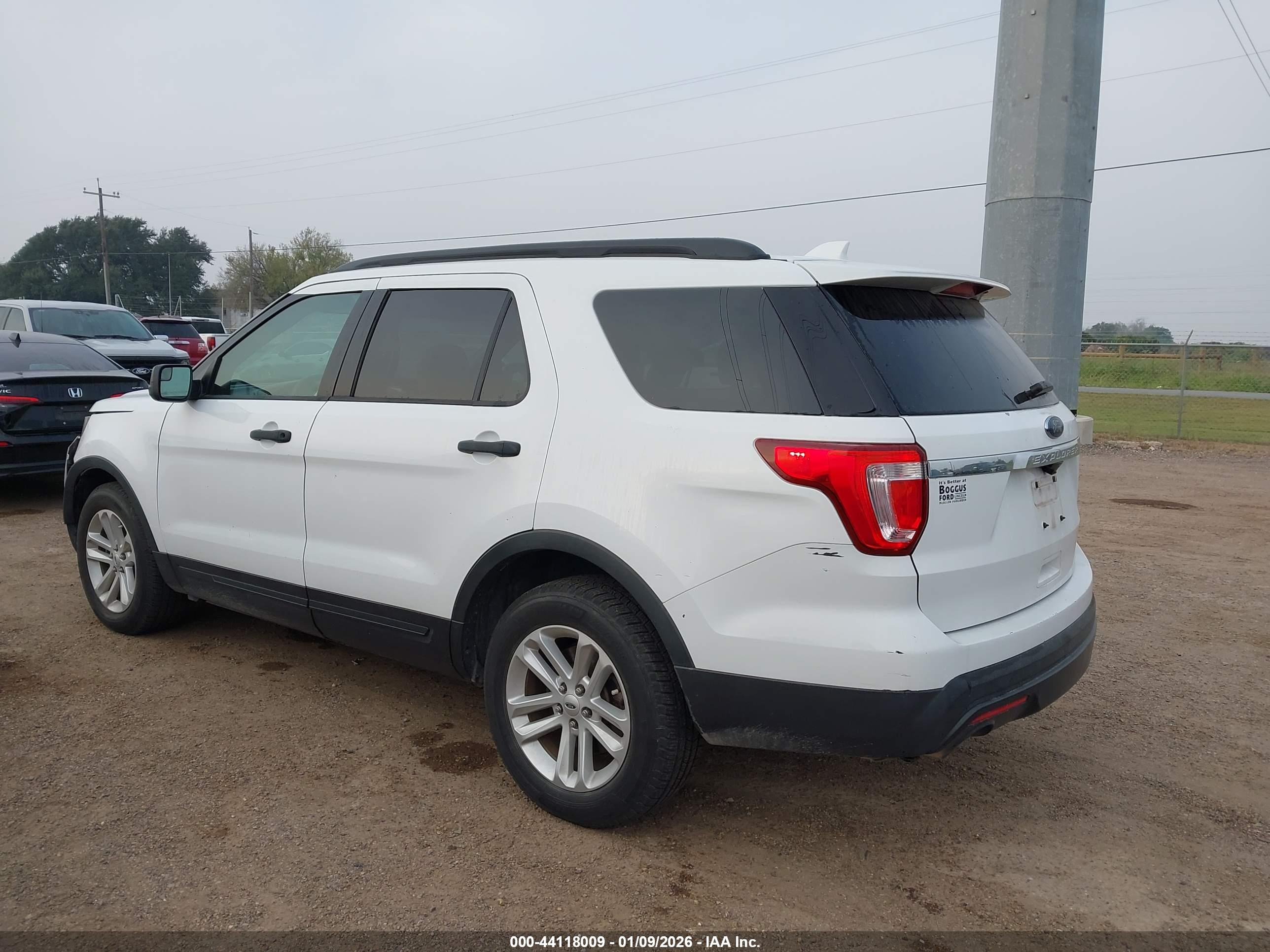 FORD EXPLORER image 3