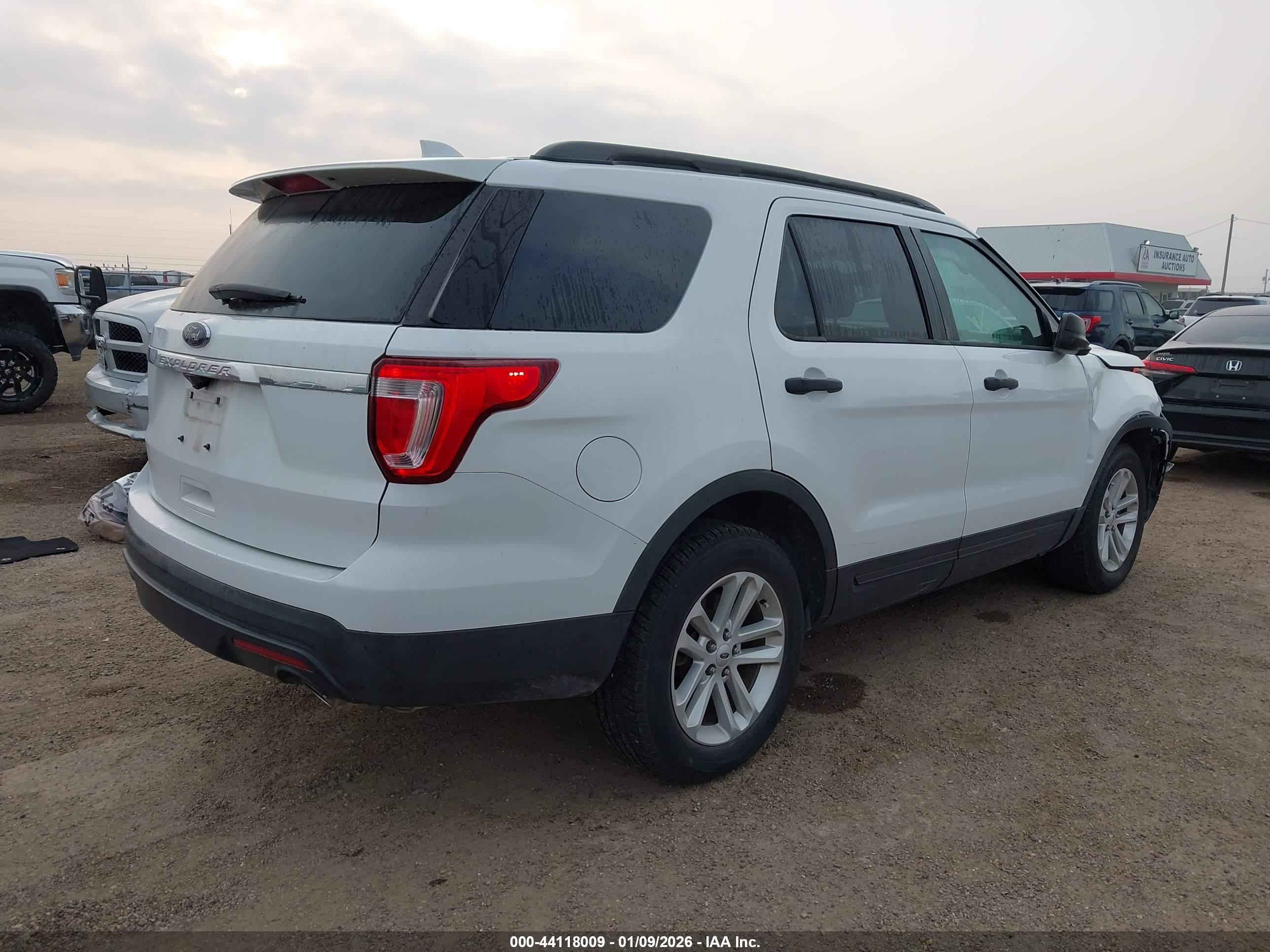 FORD EXPLORER image 4