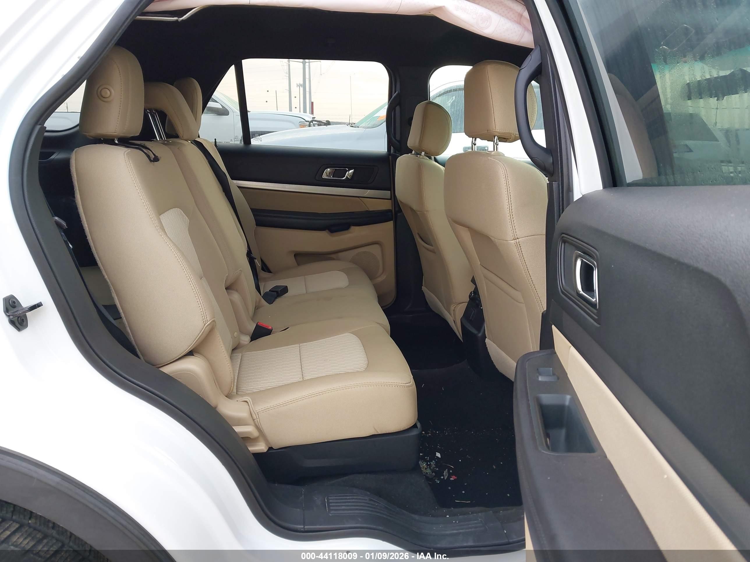 FORD EXPLORER image 8