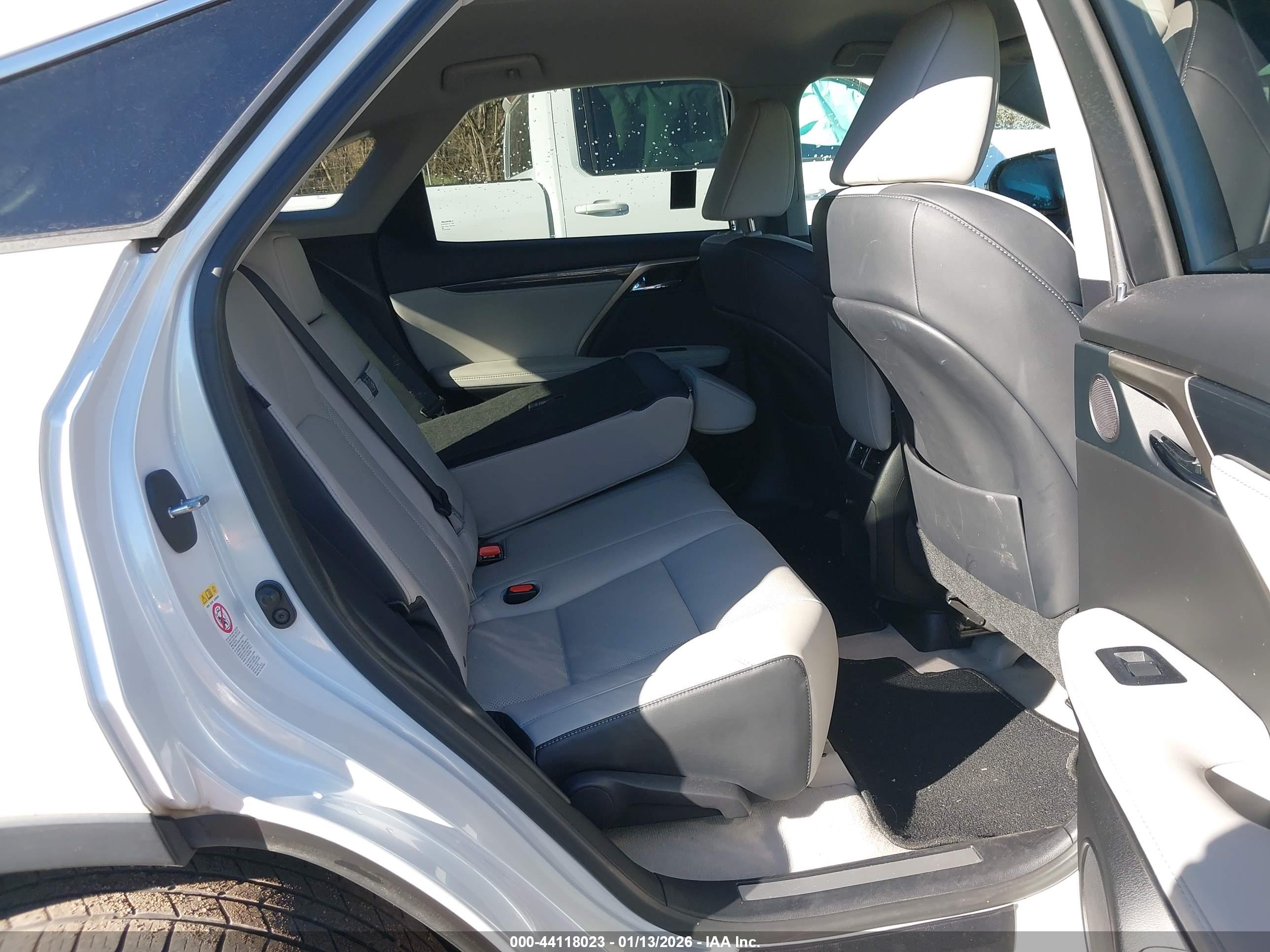 LEXUS RX image 8