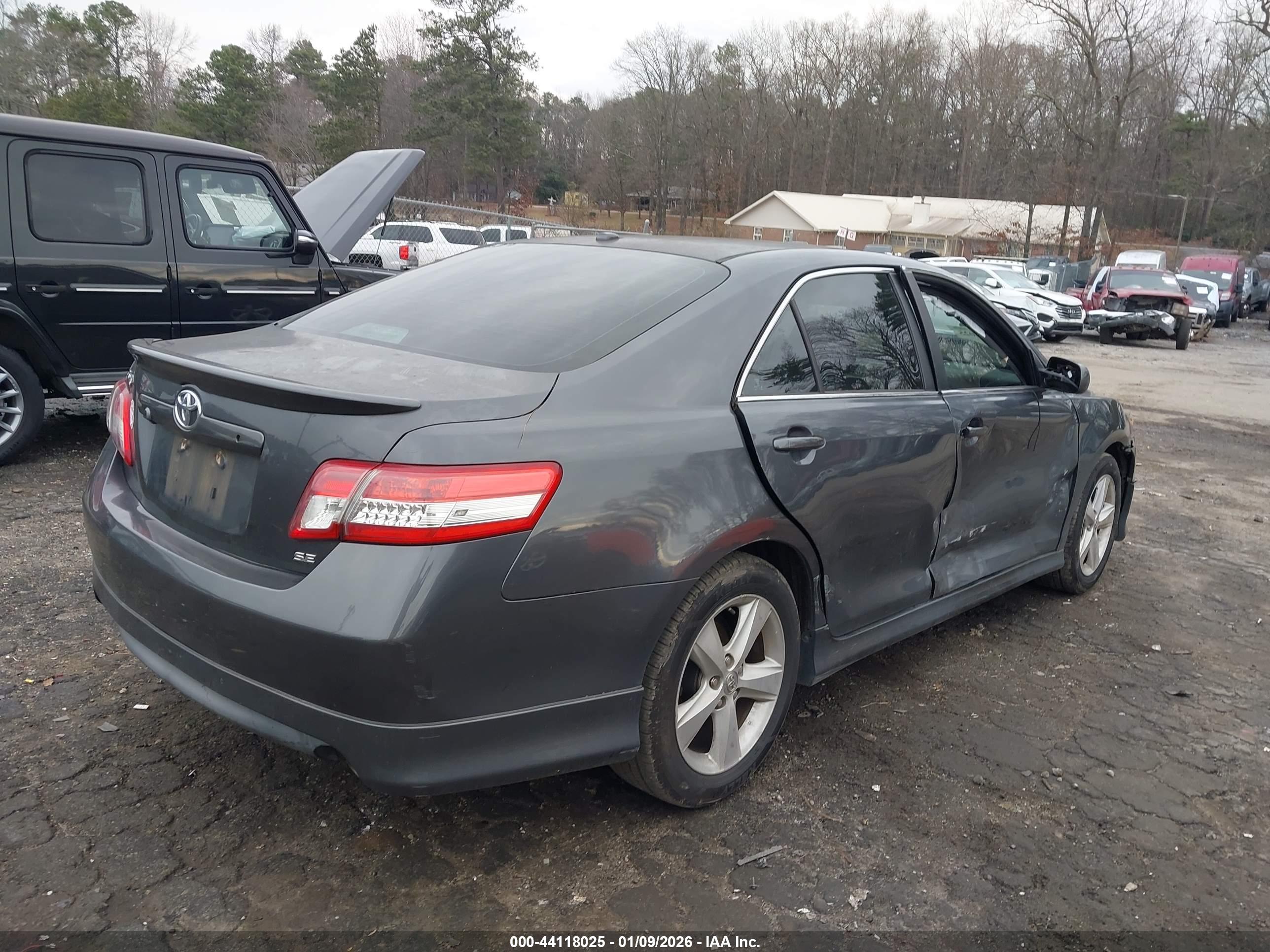 TOYOTA CAMRY image 4