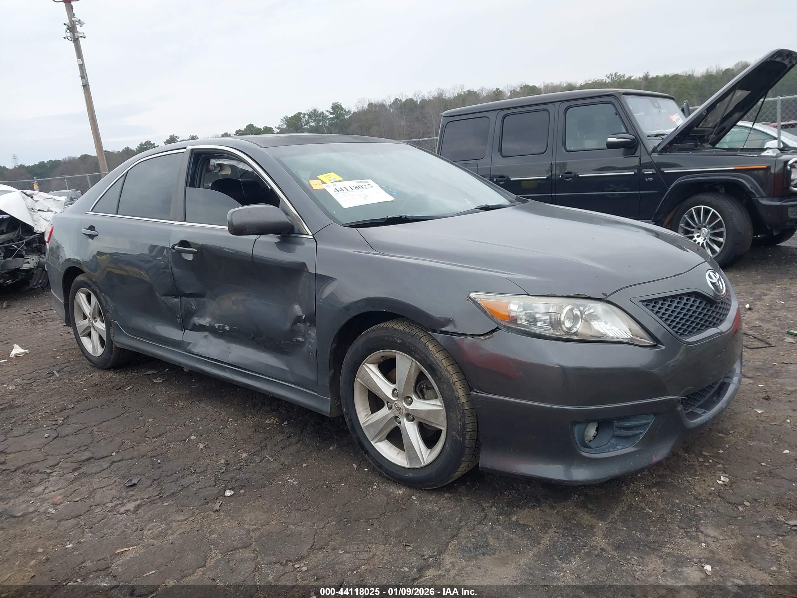 TOYOTA CAMRY image 6
