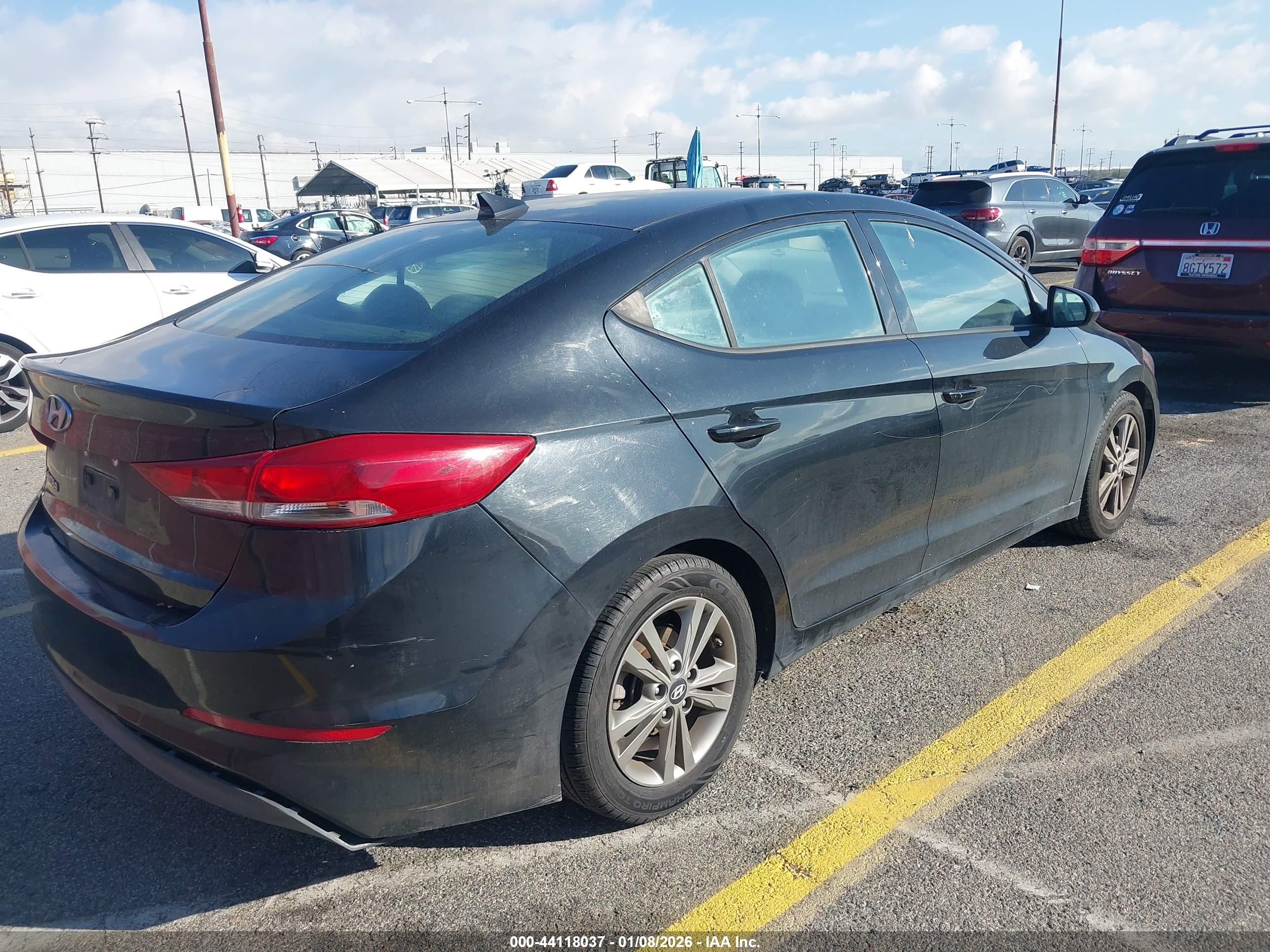 HYUNDAI ELANTRA image 4