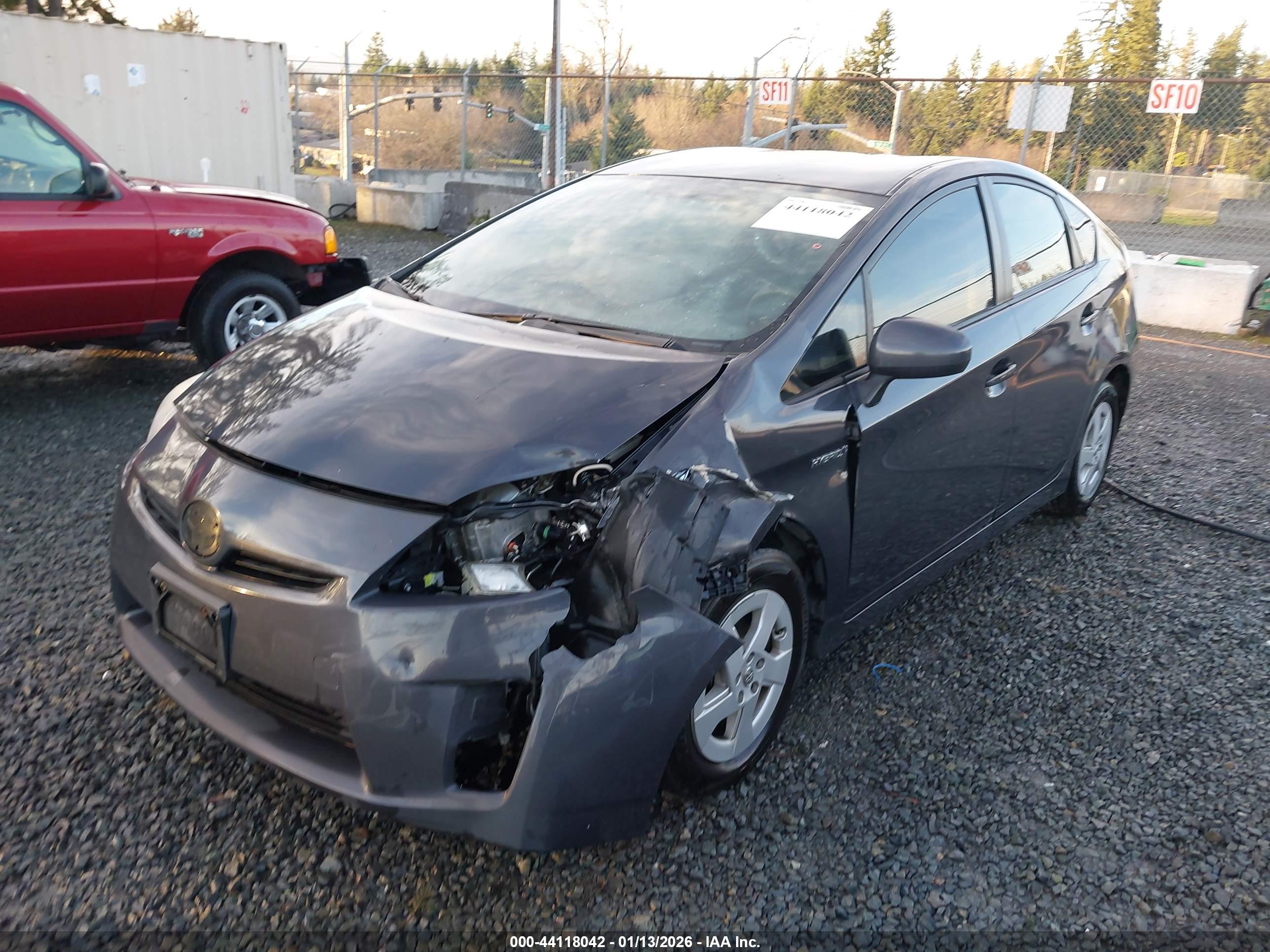 TOYOTA PRIUS image 2