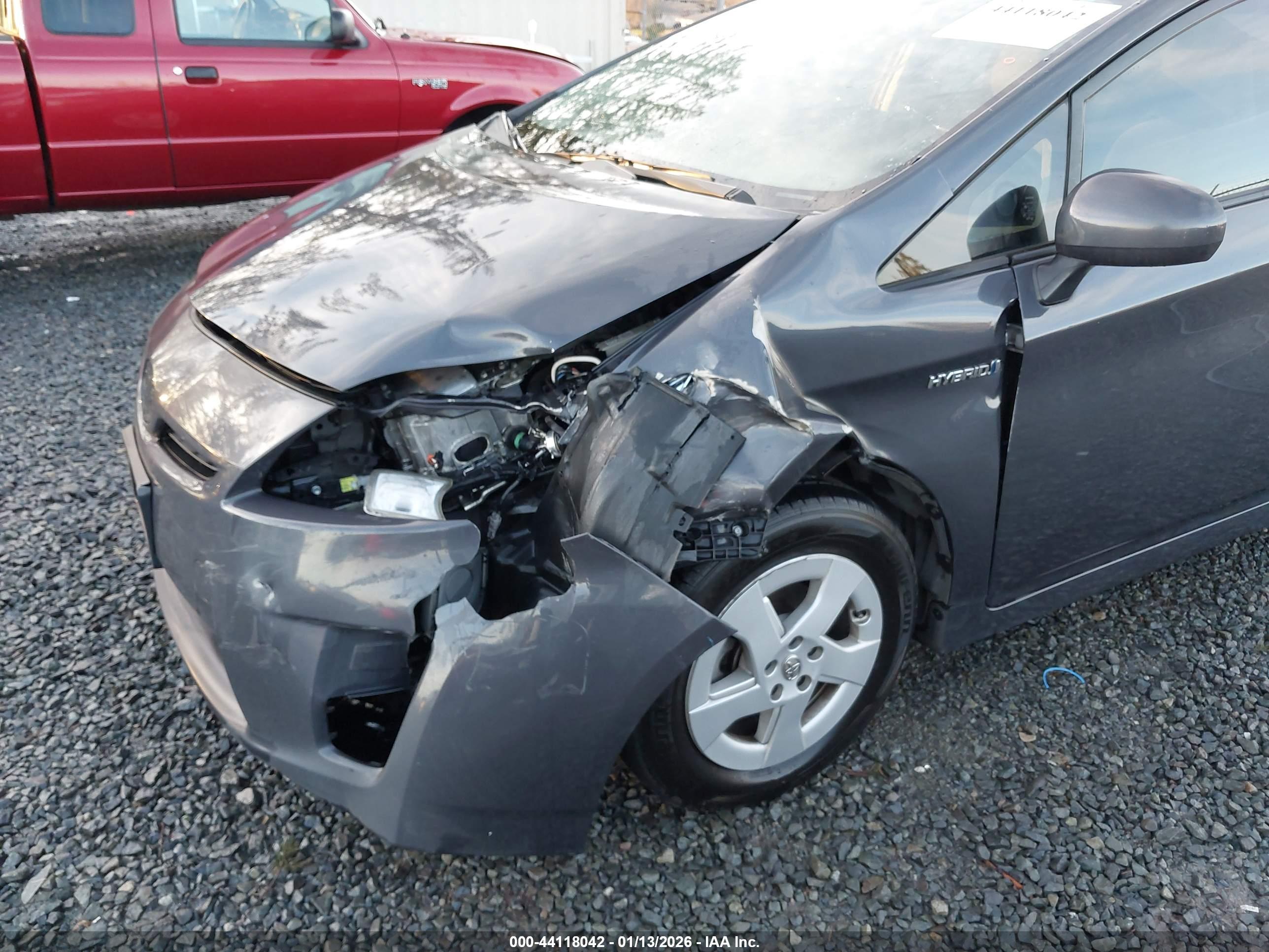 TOYOTA PRIUS image 6