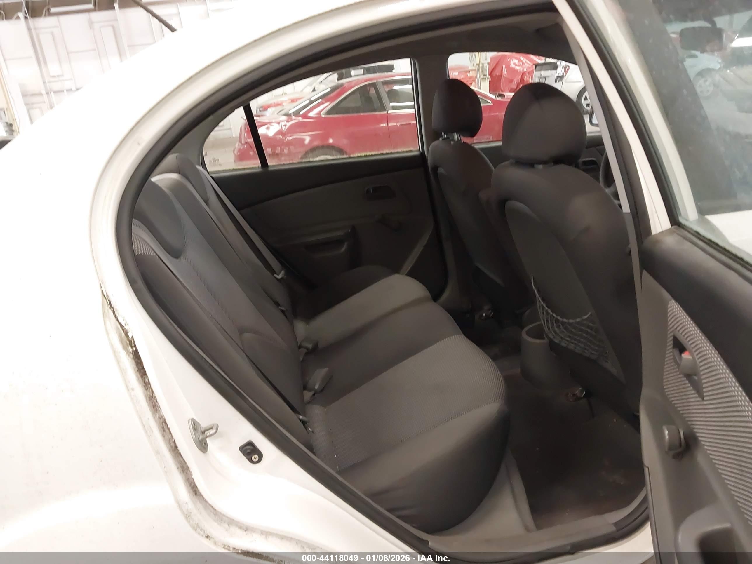 KIA RIO image 8