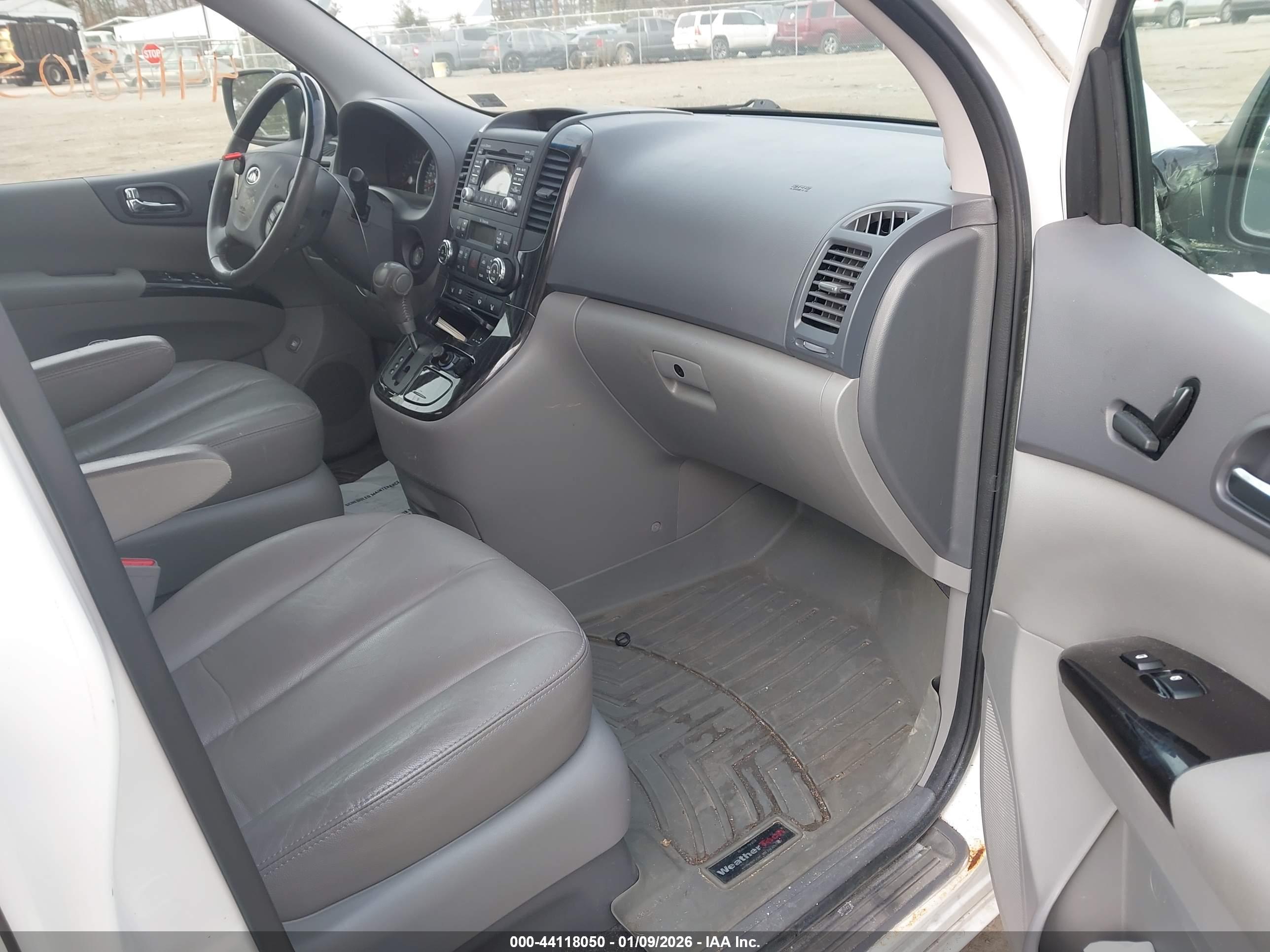 KIA SEDONA image 5