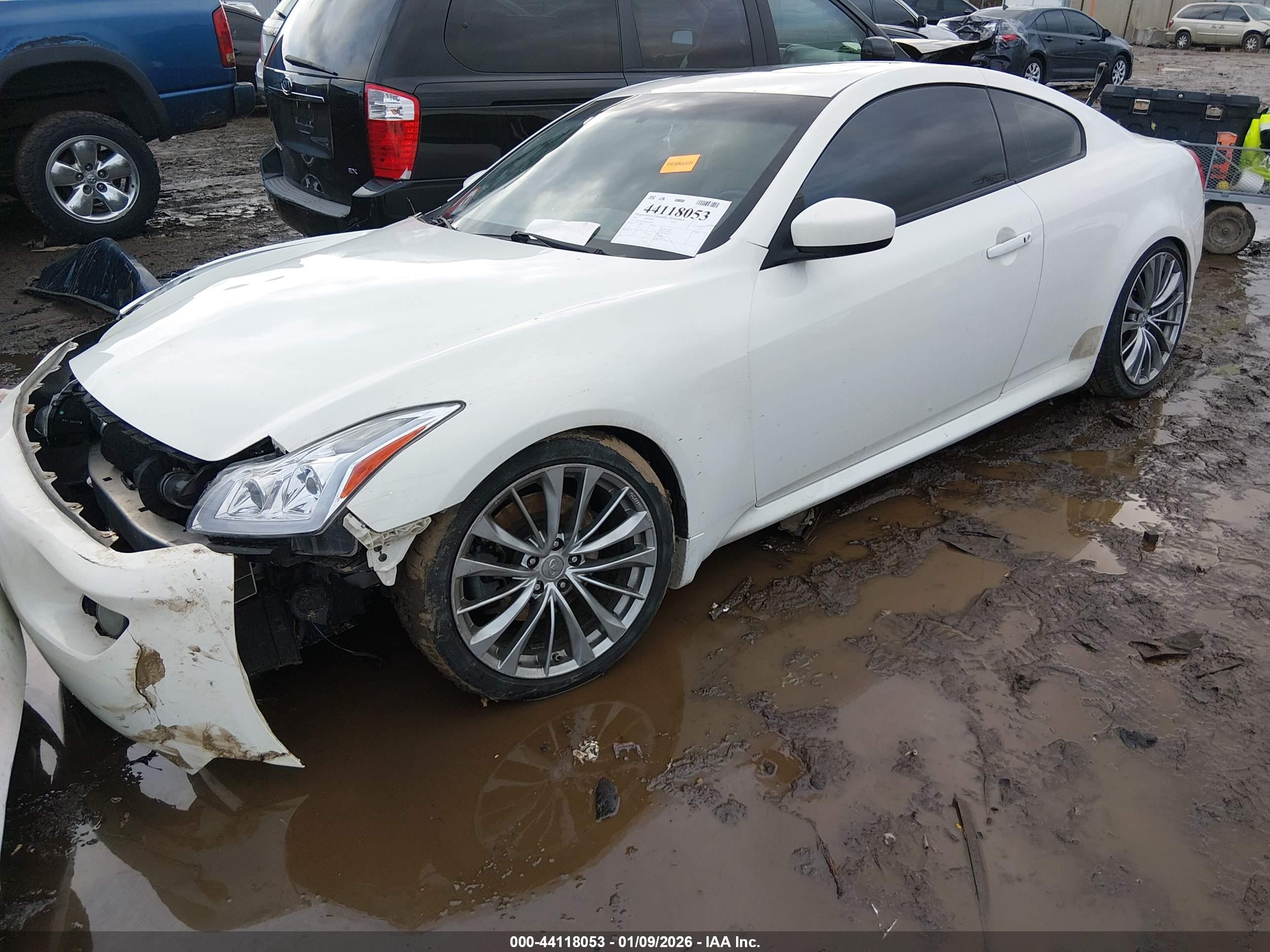 INFINITI G37 image 2