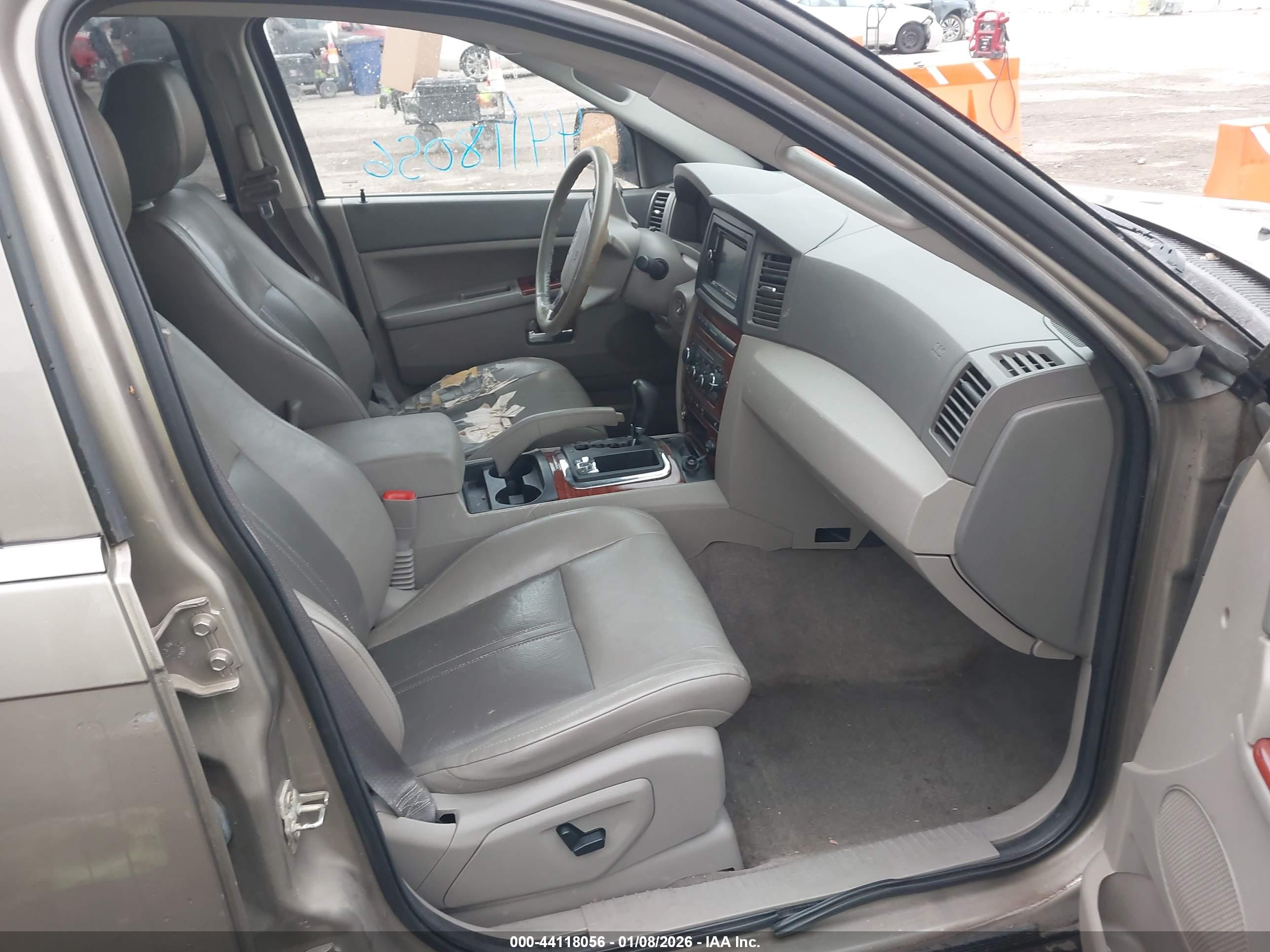 JEEP GRAND image 5