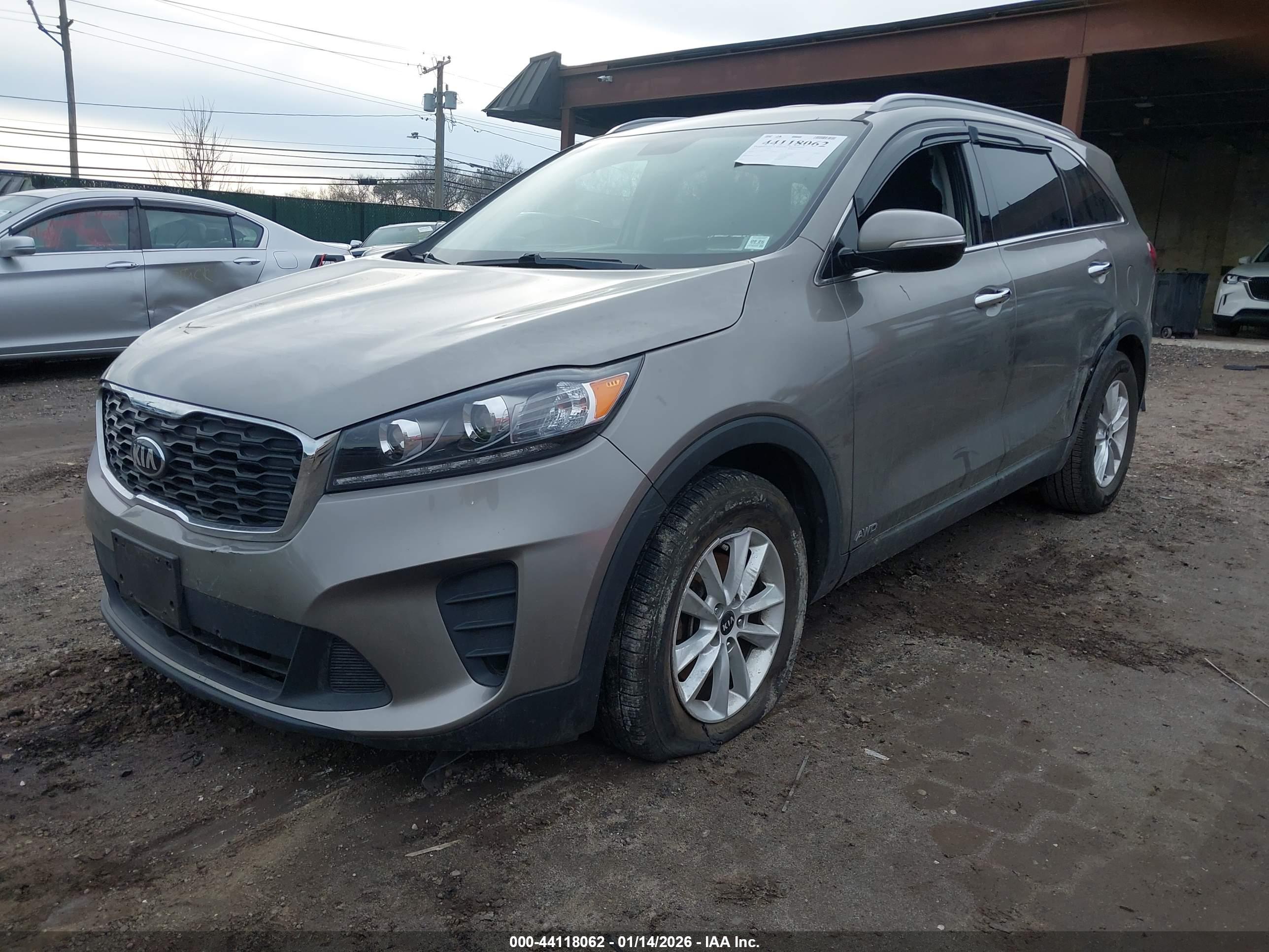 KIA SORENTO image 2