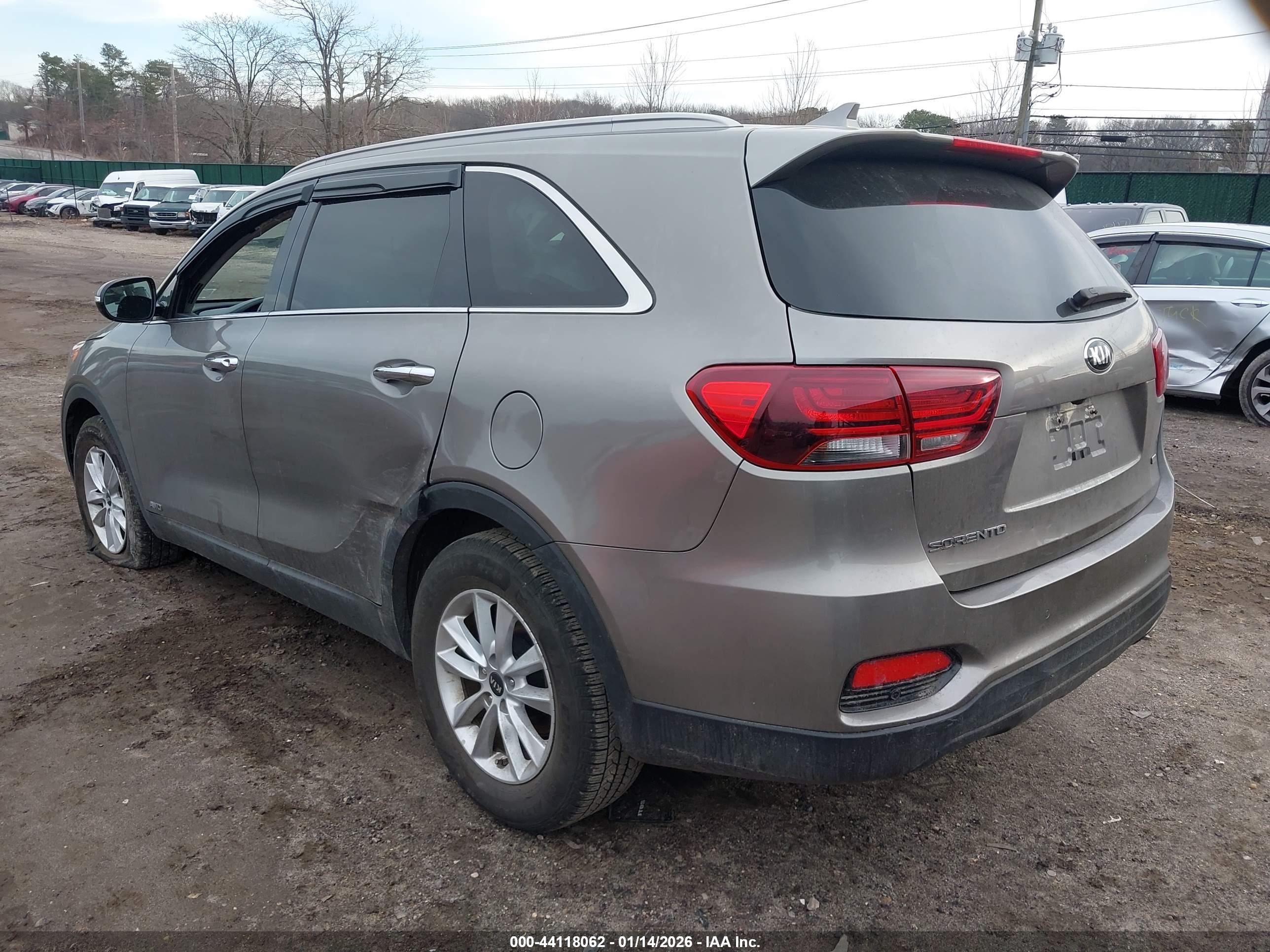 KIA SORENTO image 3