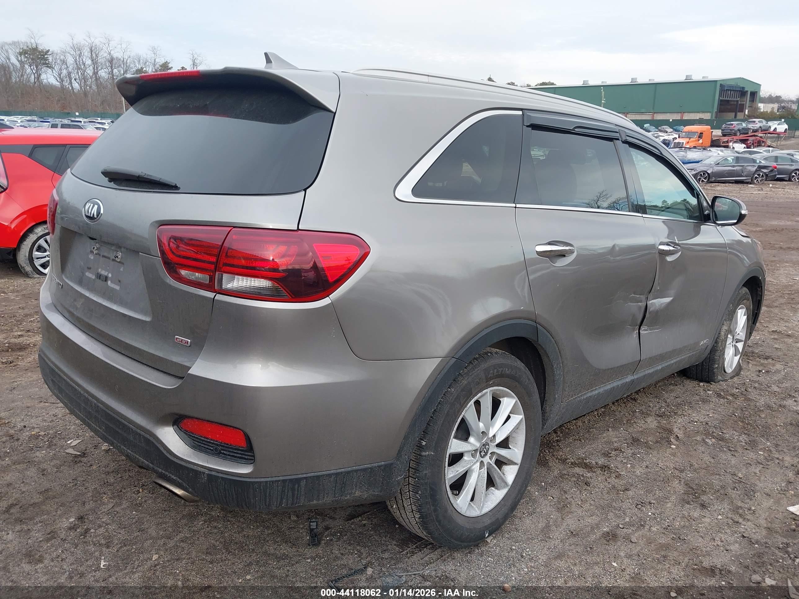 KIA SORENTO image 4