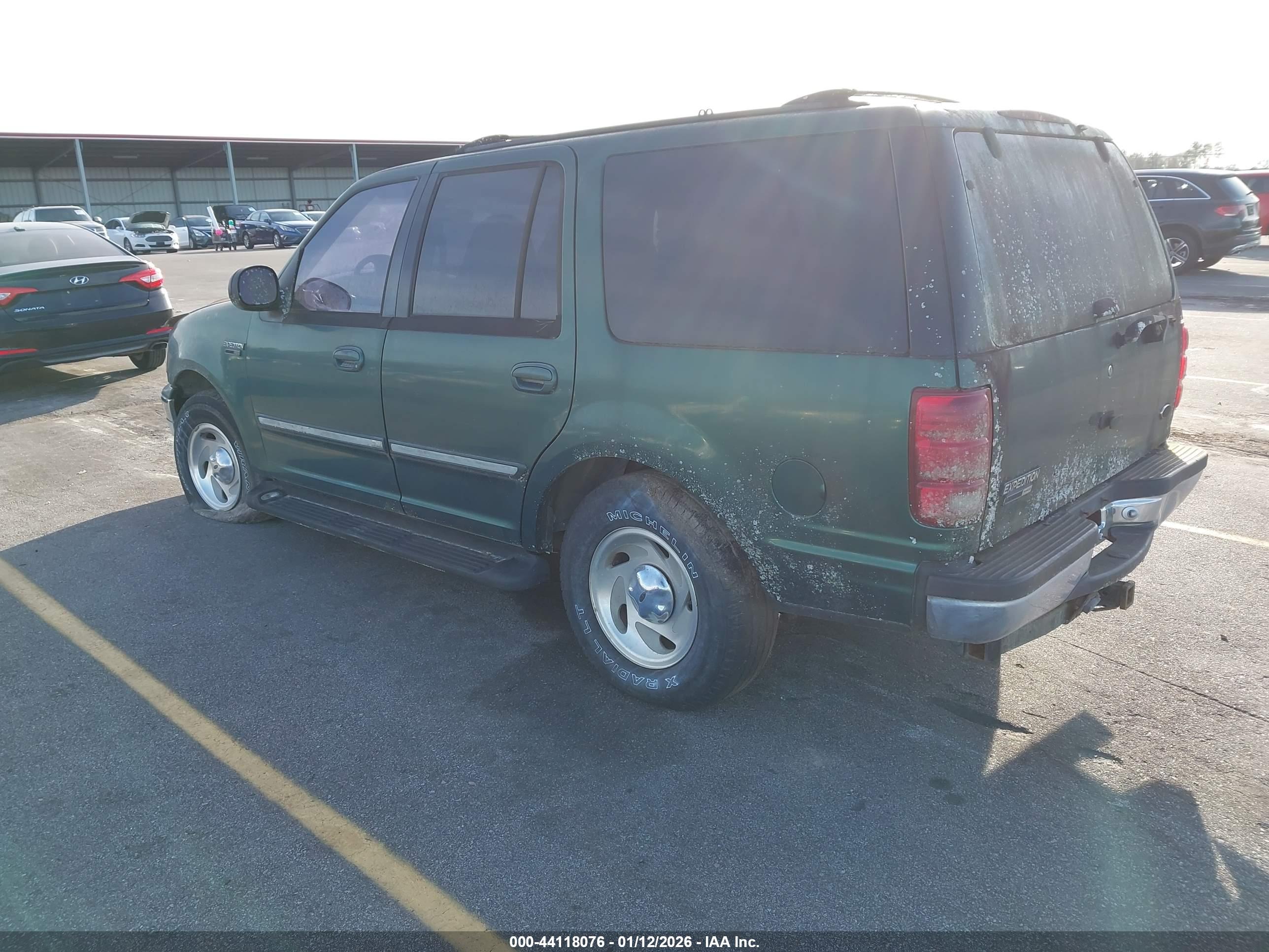 FORD EXPEDITION image 3