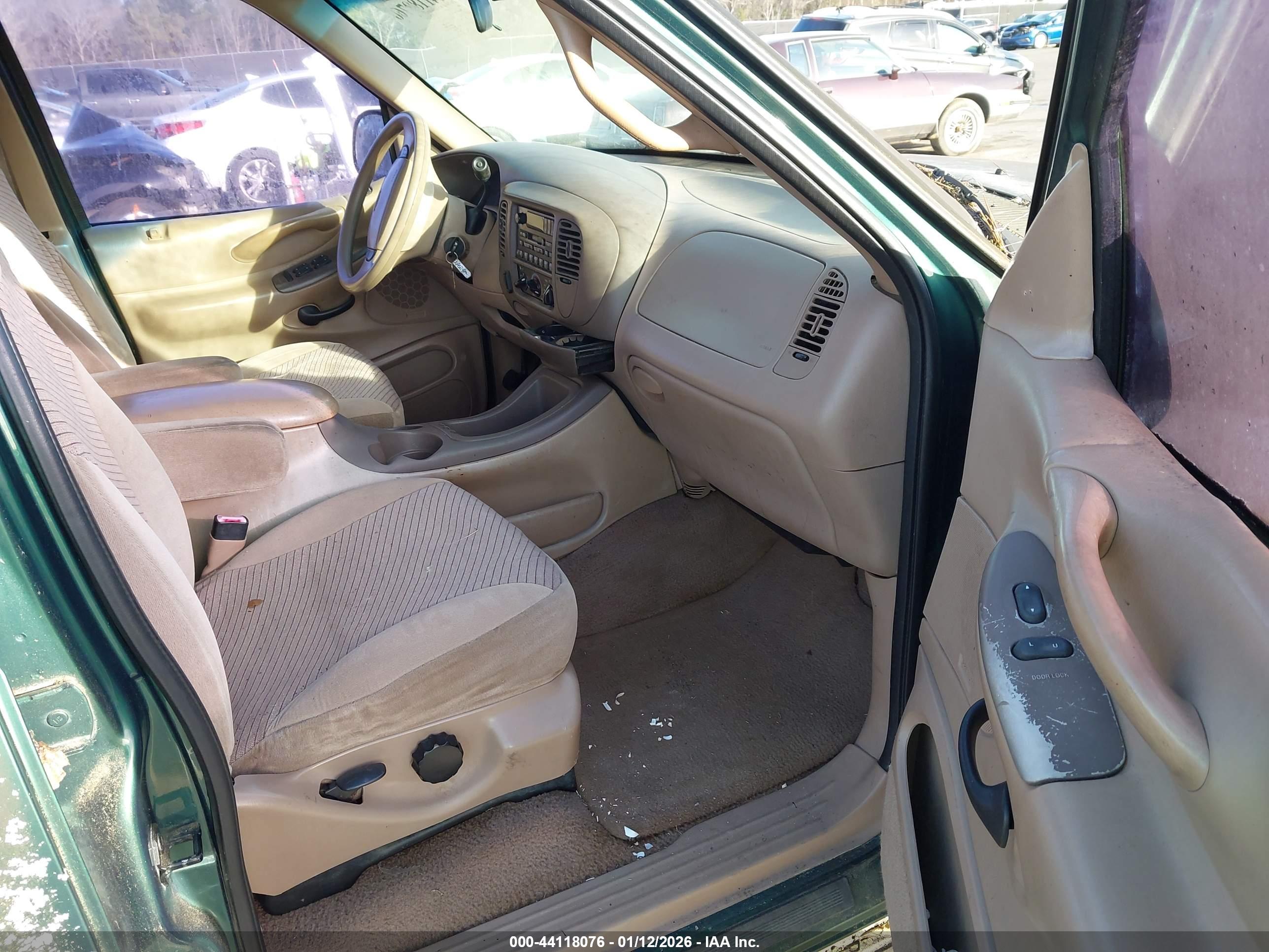 FORD EXPEDITION image 5