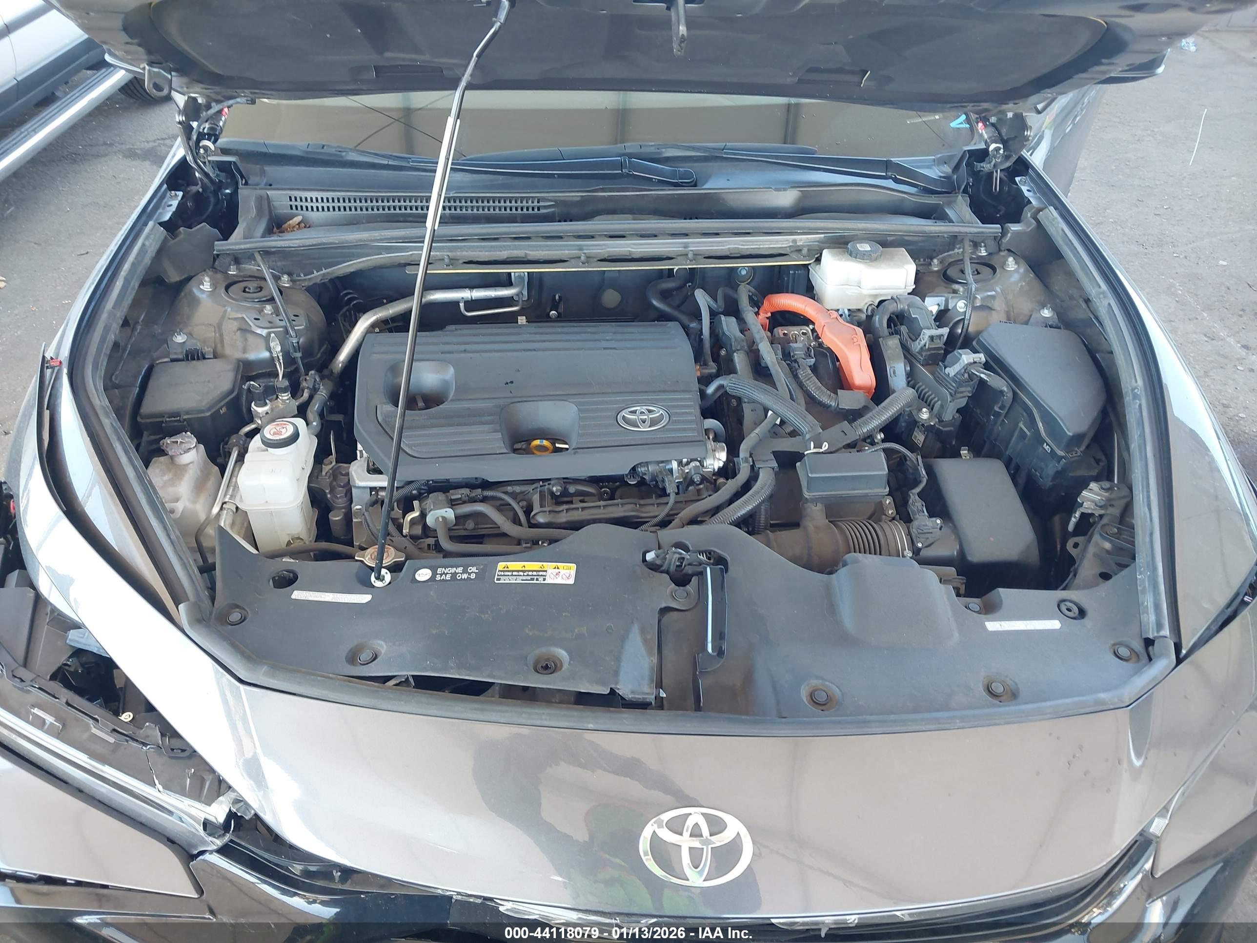 TOYOTA CROWN image 10