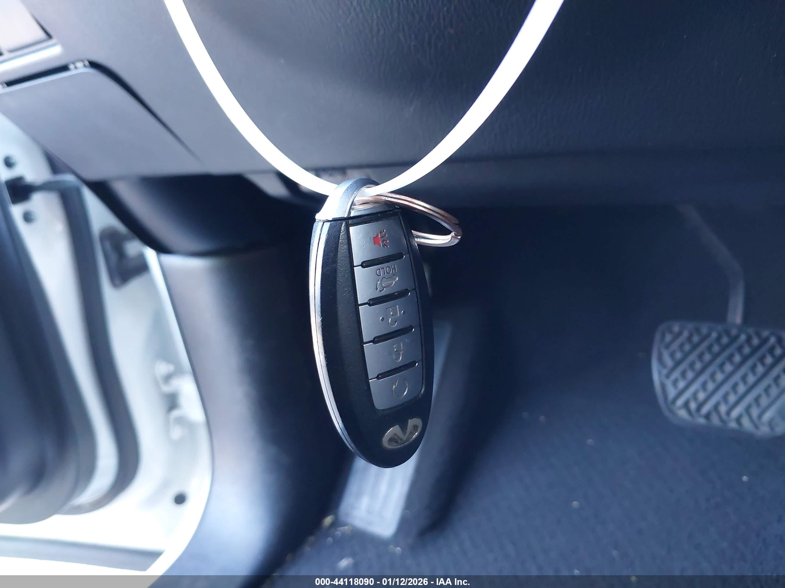 INFINITI QX80 image 11
