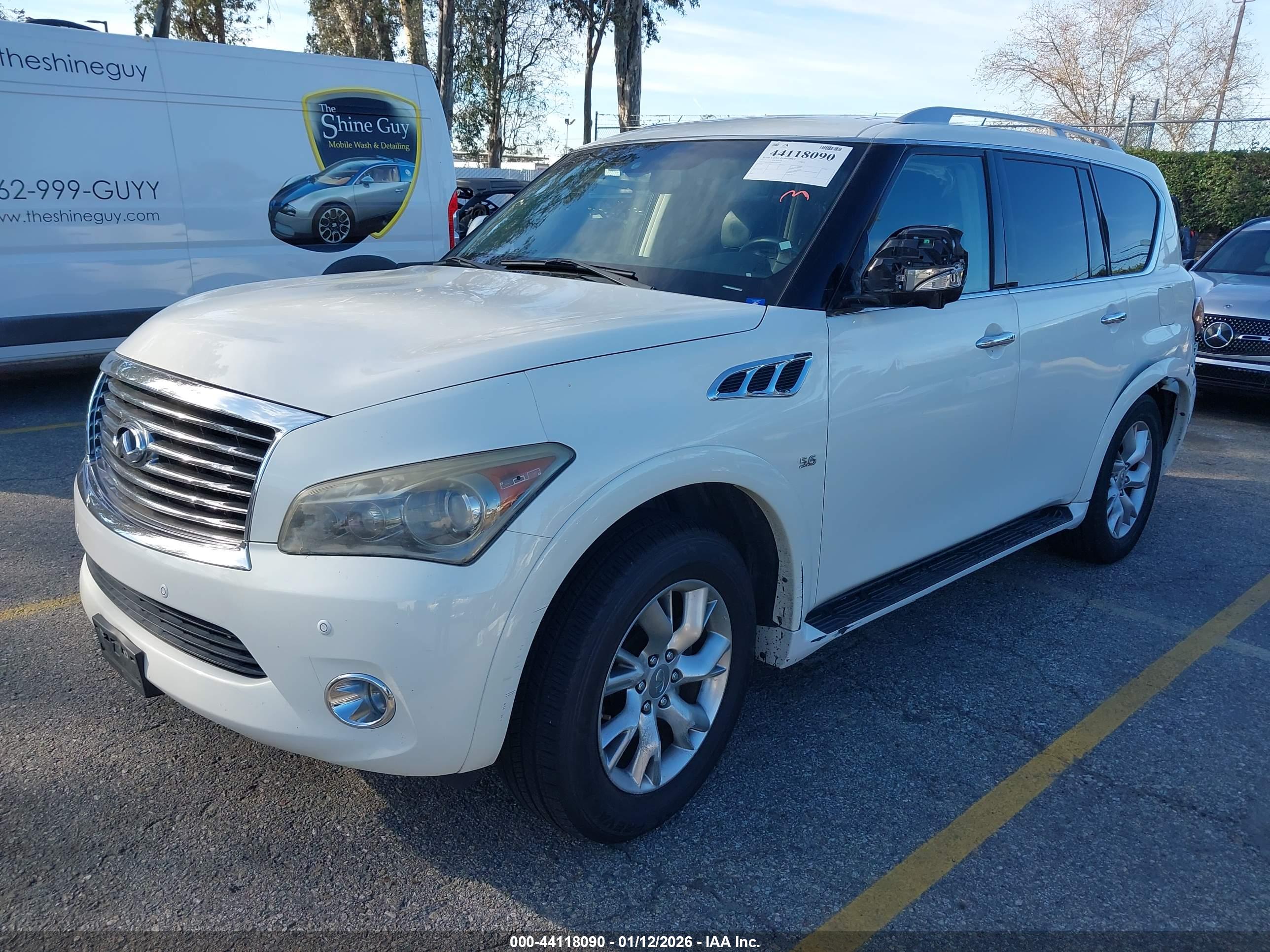 INFINITI QX80 image 2