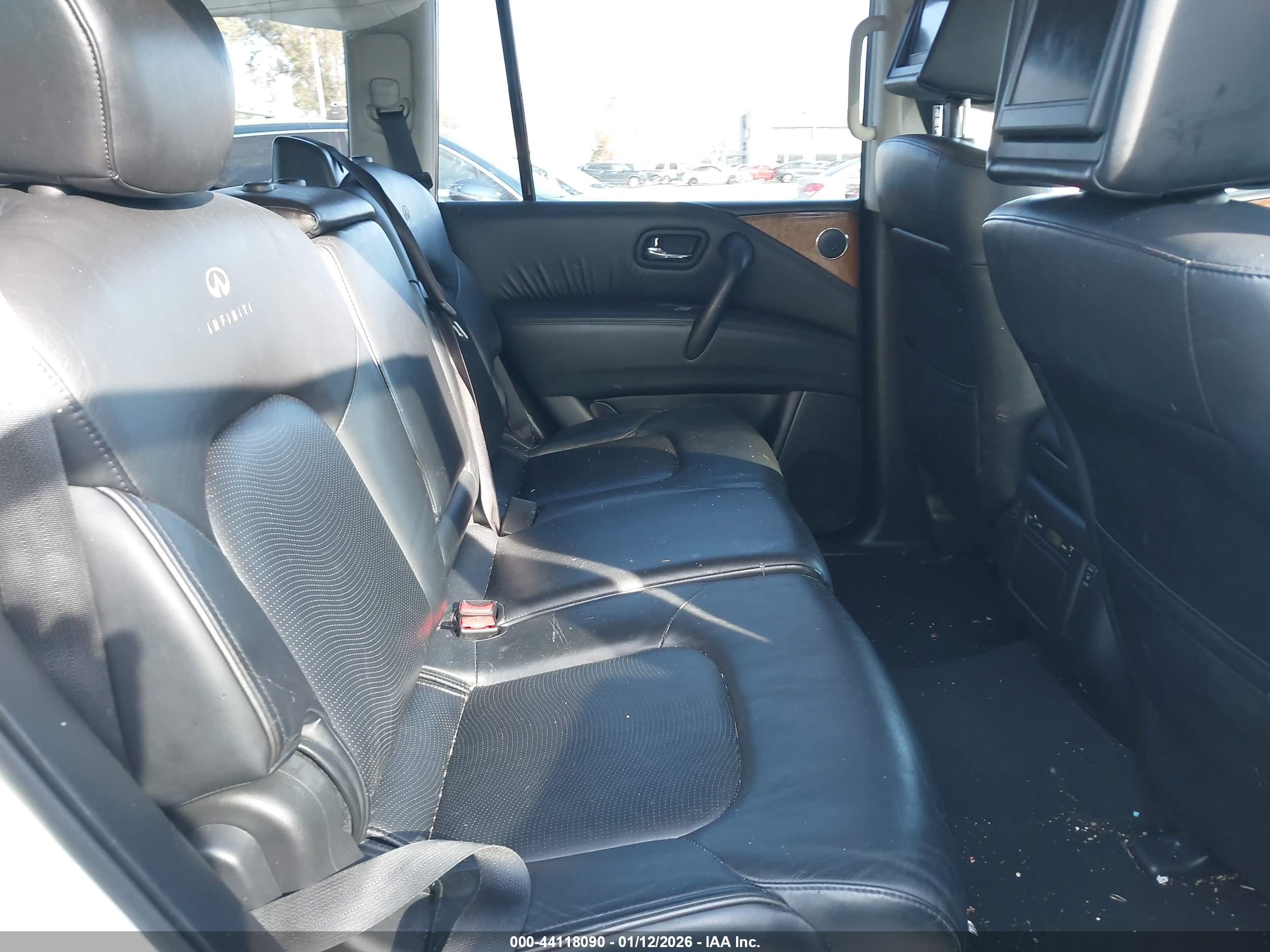INFINITI QX80 image 8