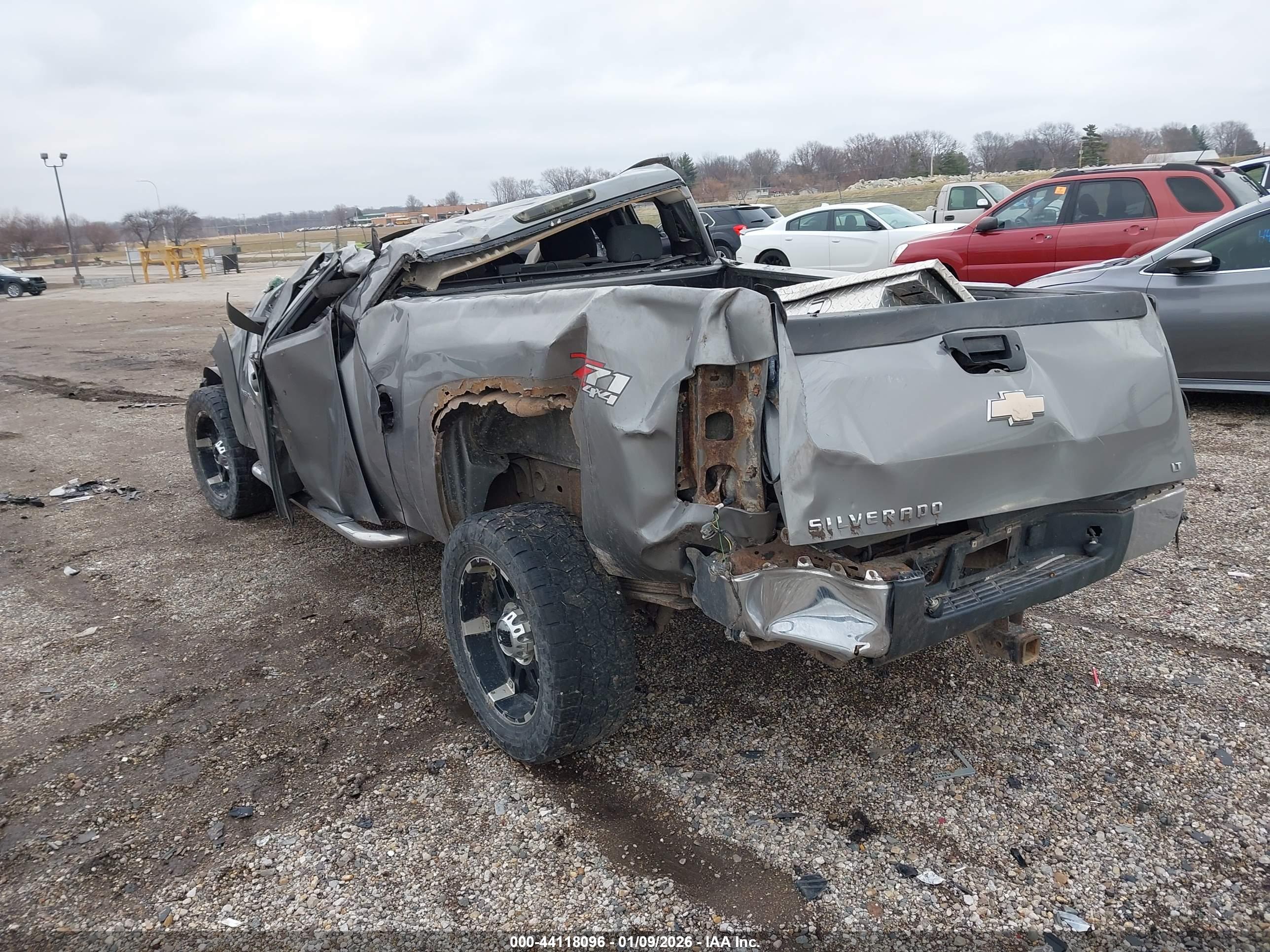 CHEVROLET SILVERADO image 3