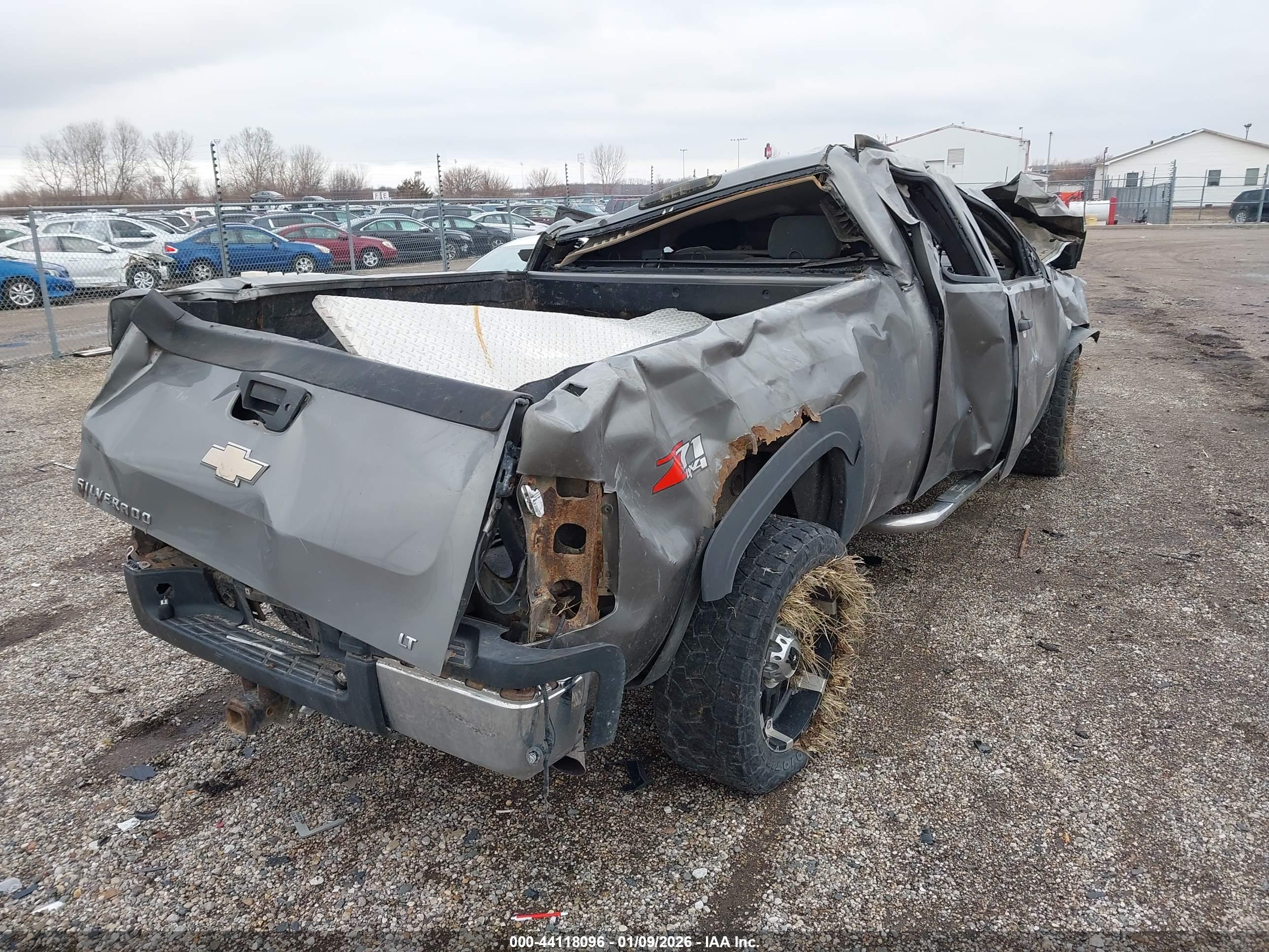 CHEVROLET SILVERADO image 4