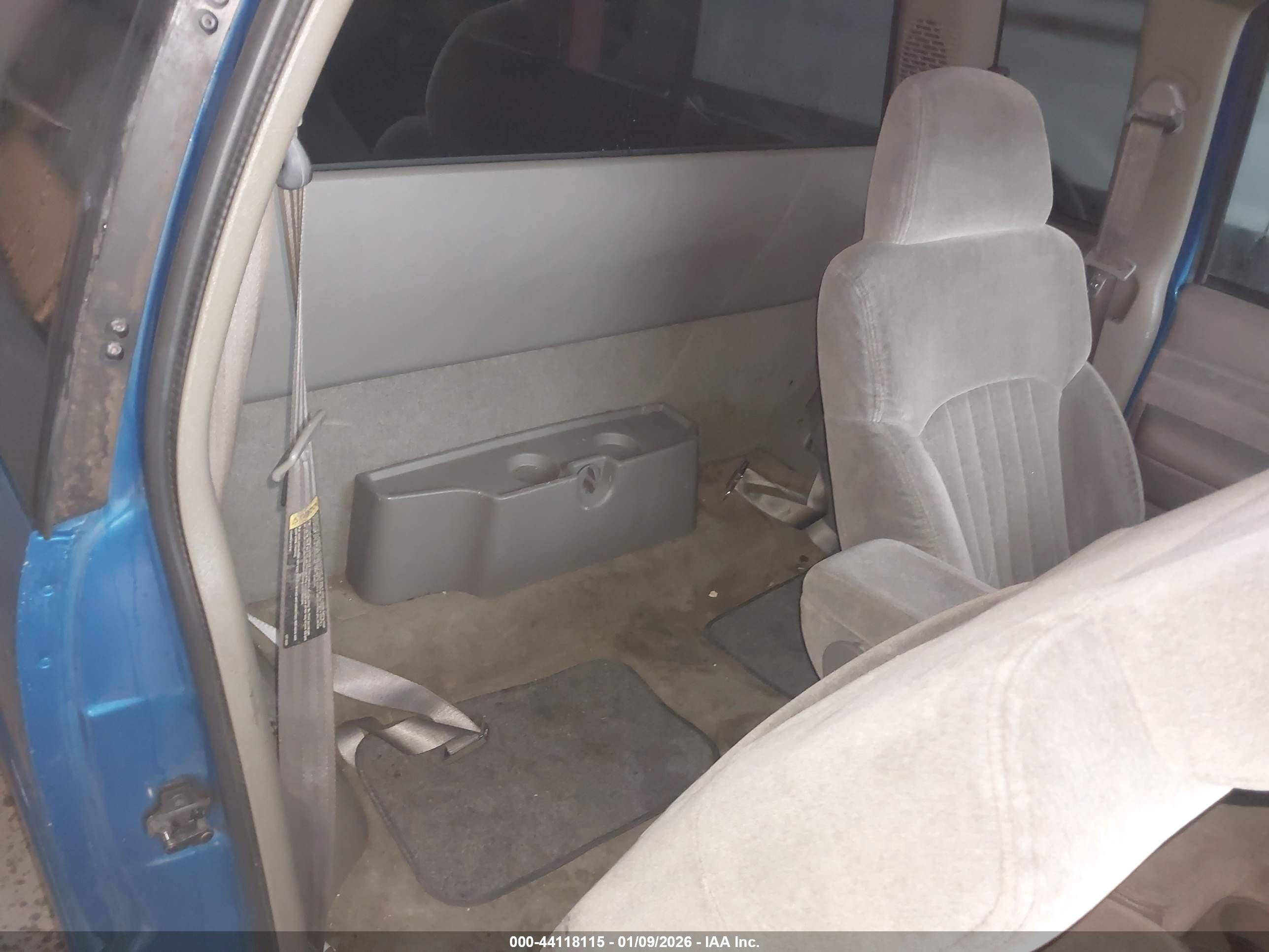 CHEVROLET S-10 image 8