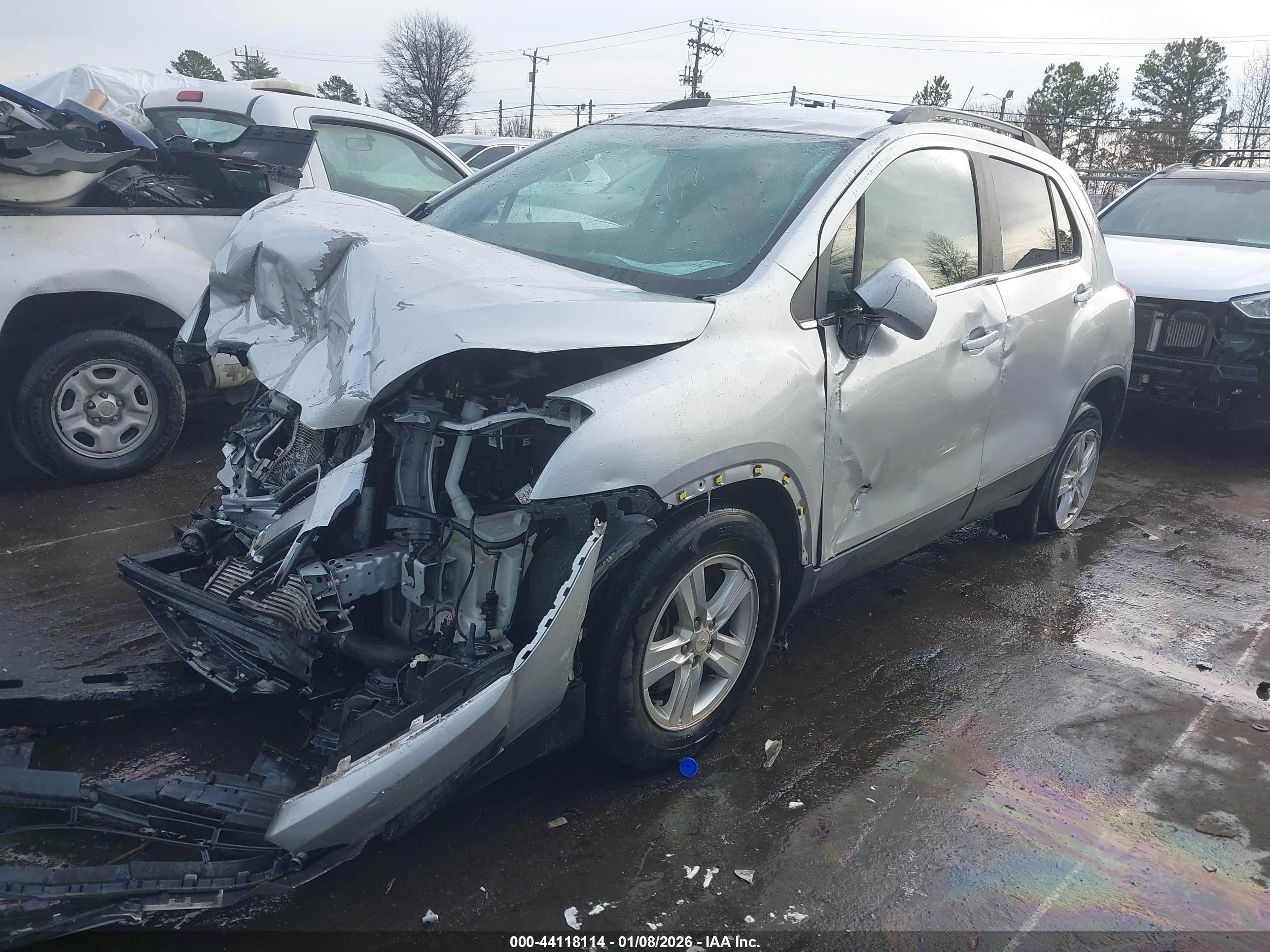 CHEVROLET TRAX image 2