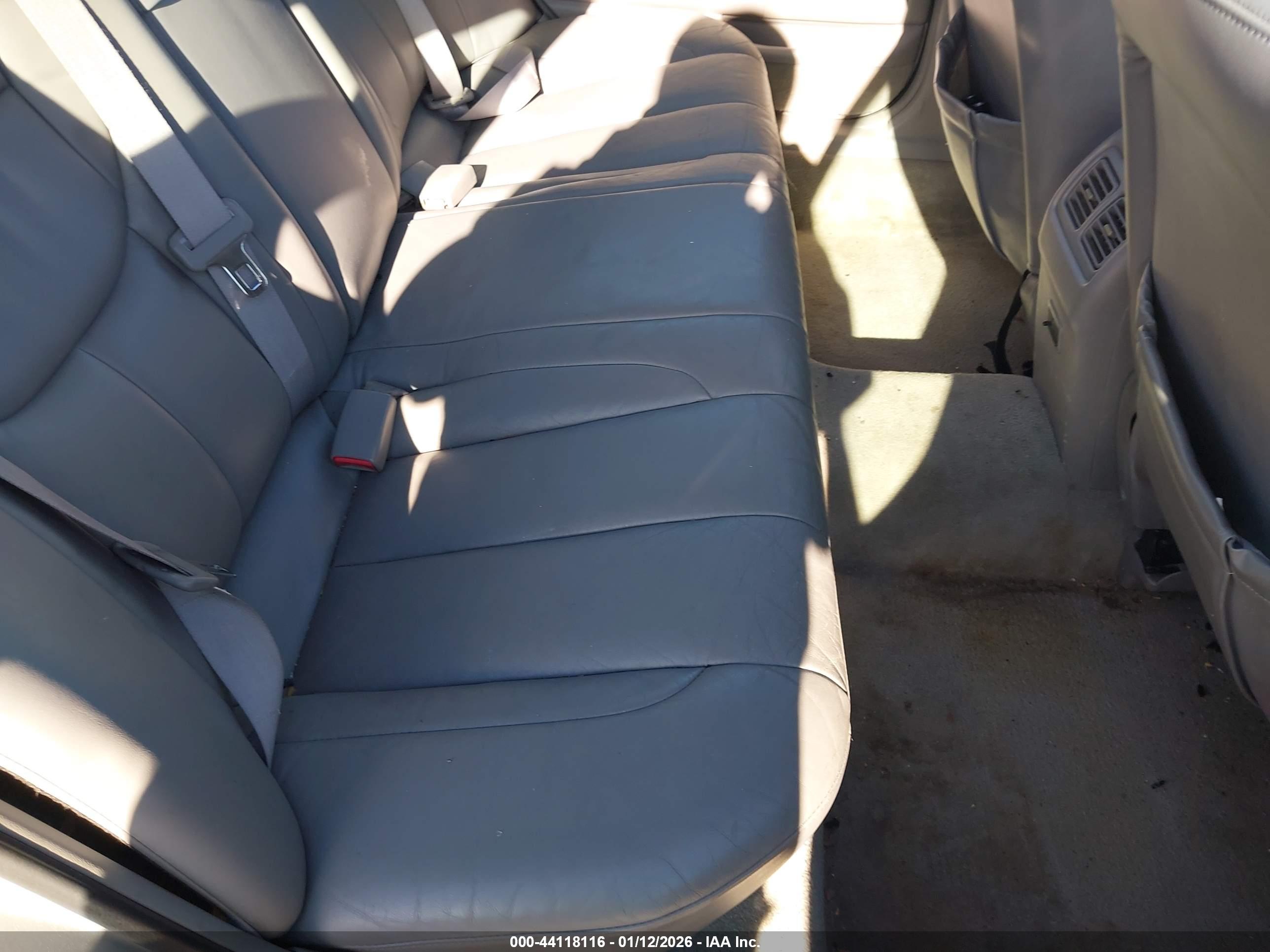 TOYOTA AVALON image 8